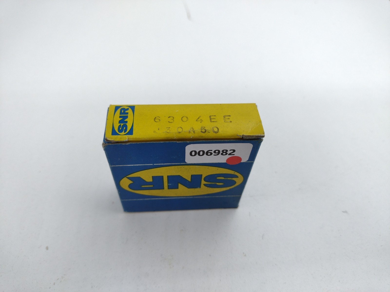 *** SNR 6304 EE Single Row Deep Groove Ball Bearing 20 mm Bore