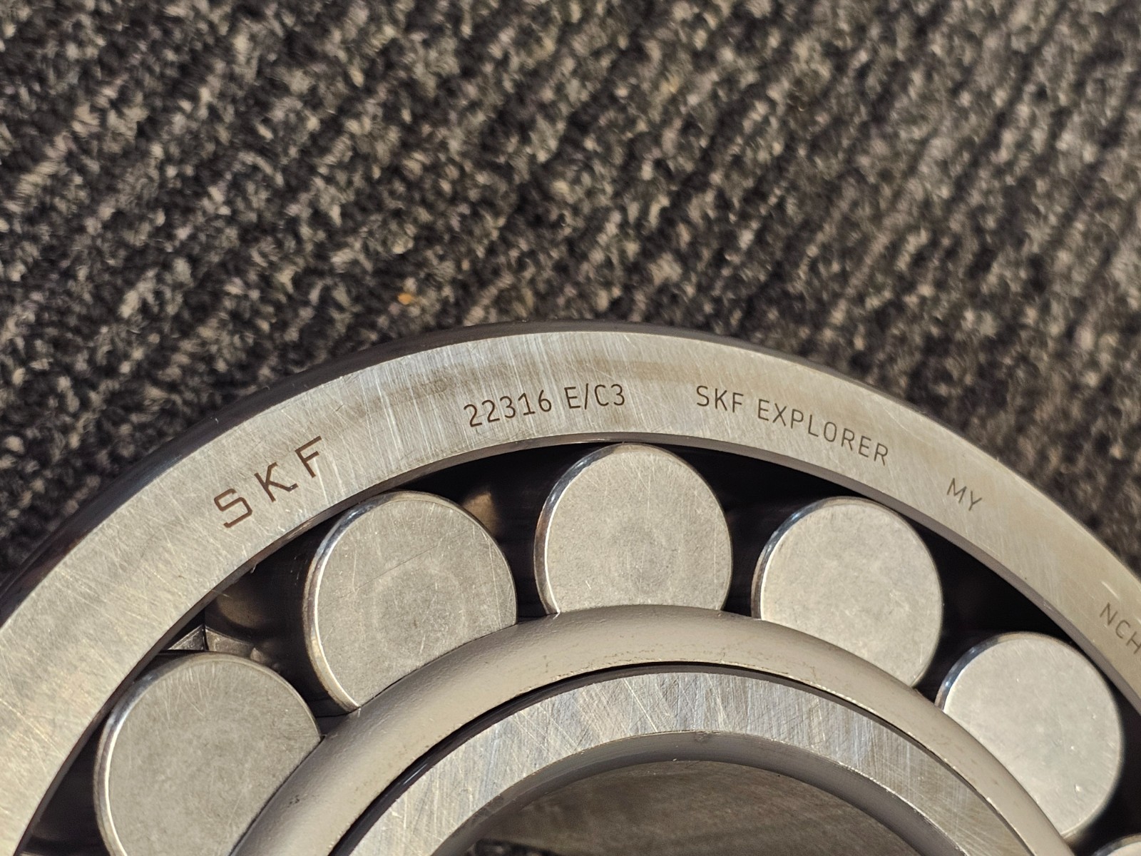 SKF 22316 E/C3 Spherical Roller Spherical Roller Bearing 80mm I.D 70mm O.D