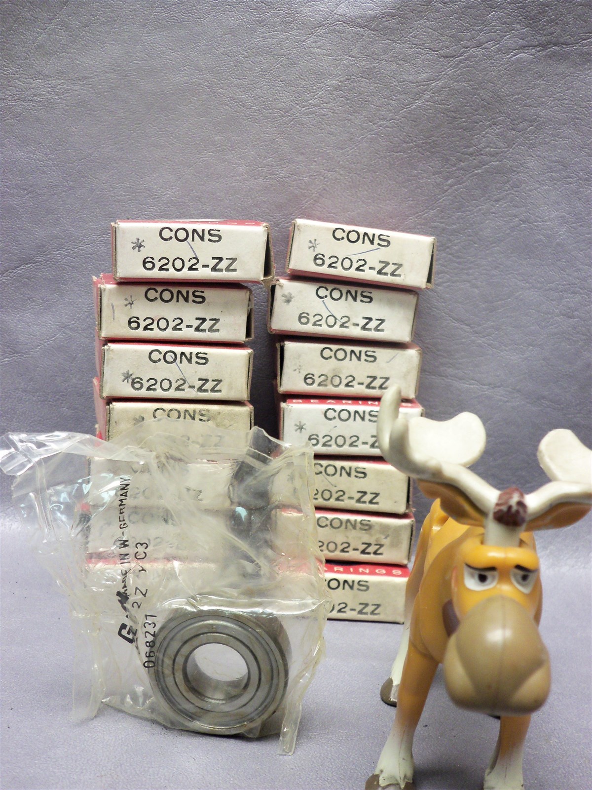 Consolidated Bearings 6202ZZ Deep-Groove Shielded Bearings 15X35X11 Lot of 14