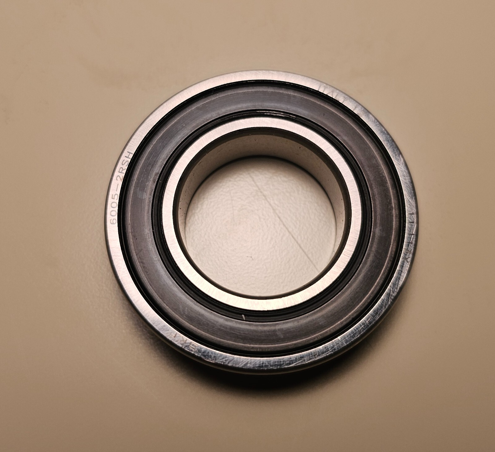 SKF 6005 2RSH Deep Groove Ball Bearing, Rubber Sealed 25x47x12 mm