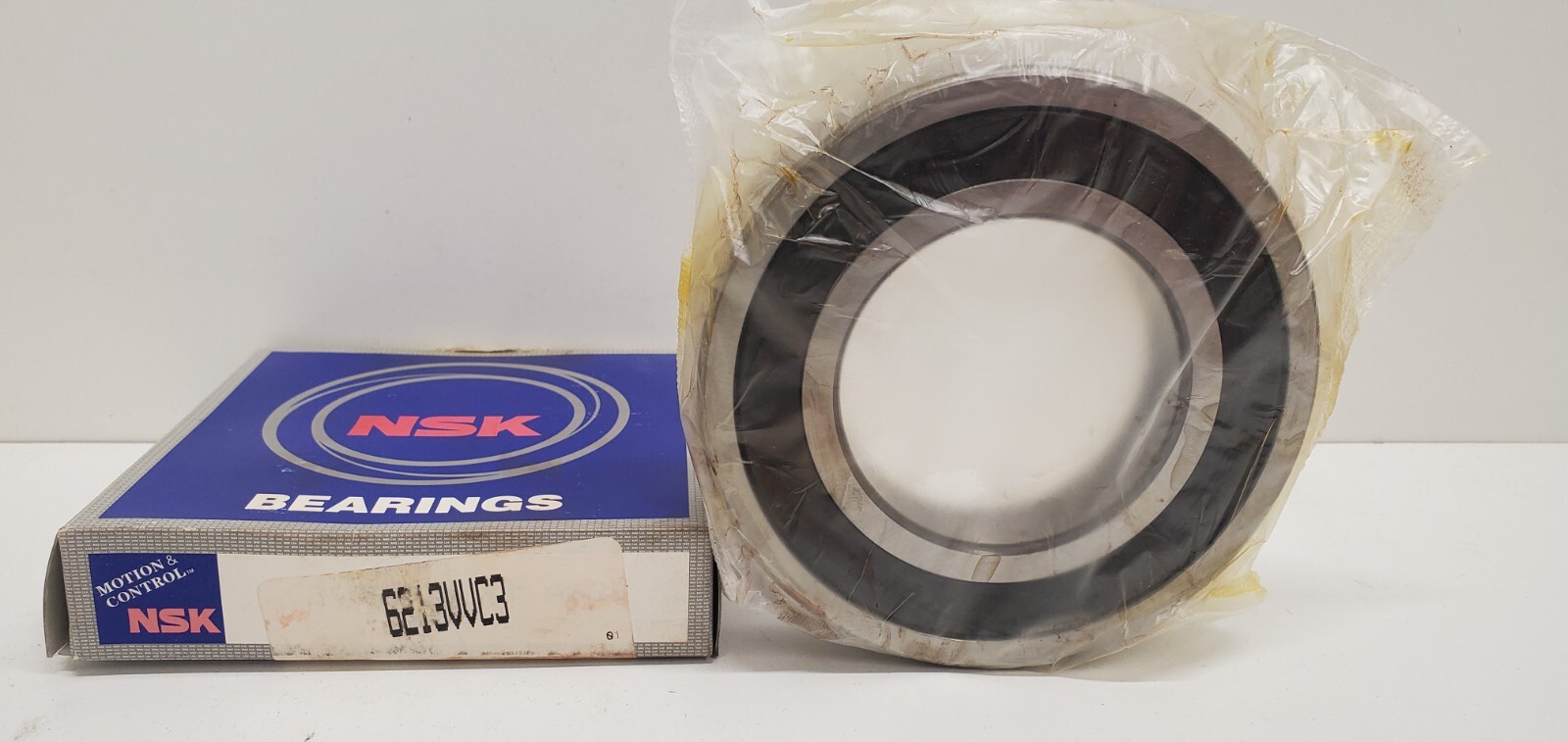 NEW IN BOX! NSK DEEP GROOVE BALL BEARING 6213VVC3