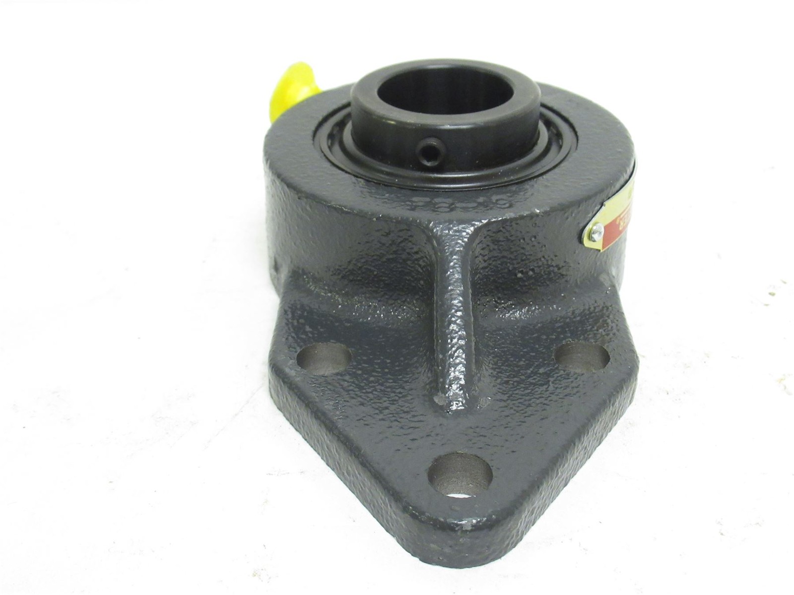 234890 New-No Box; Sealmaster FB-18C Flange Bearing; 1-1/8″ID; 3-Bolt Bracket