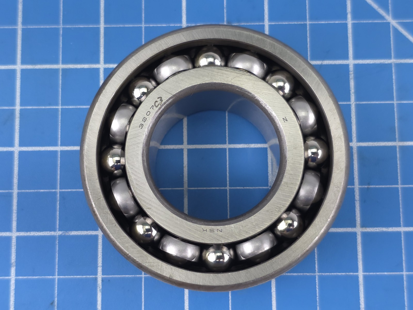 New. NSK 3207 Angular Contact Bearing, 35mm ID, 72mm OD, 27MM Width