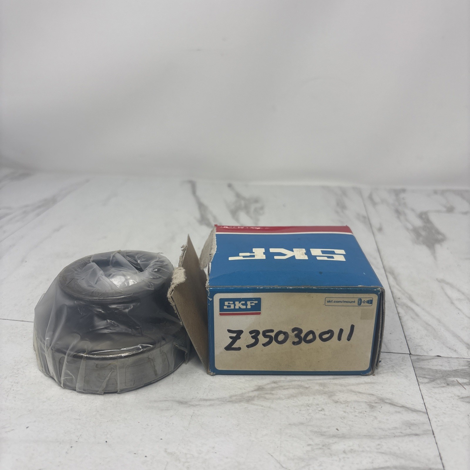 SKF Insert Radial Ball Bearing YET208-108-CW NOS