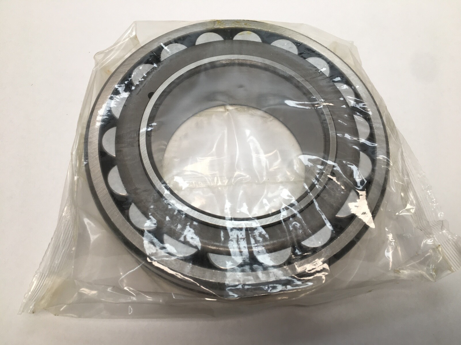 SNR 22222EAKB33J30 Spherical Bearing 110x200x53 mm 22222 EA K B33 J30 Italy