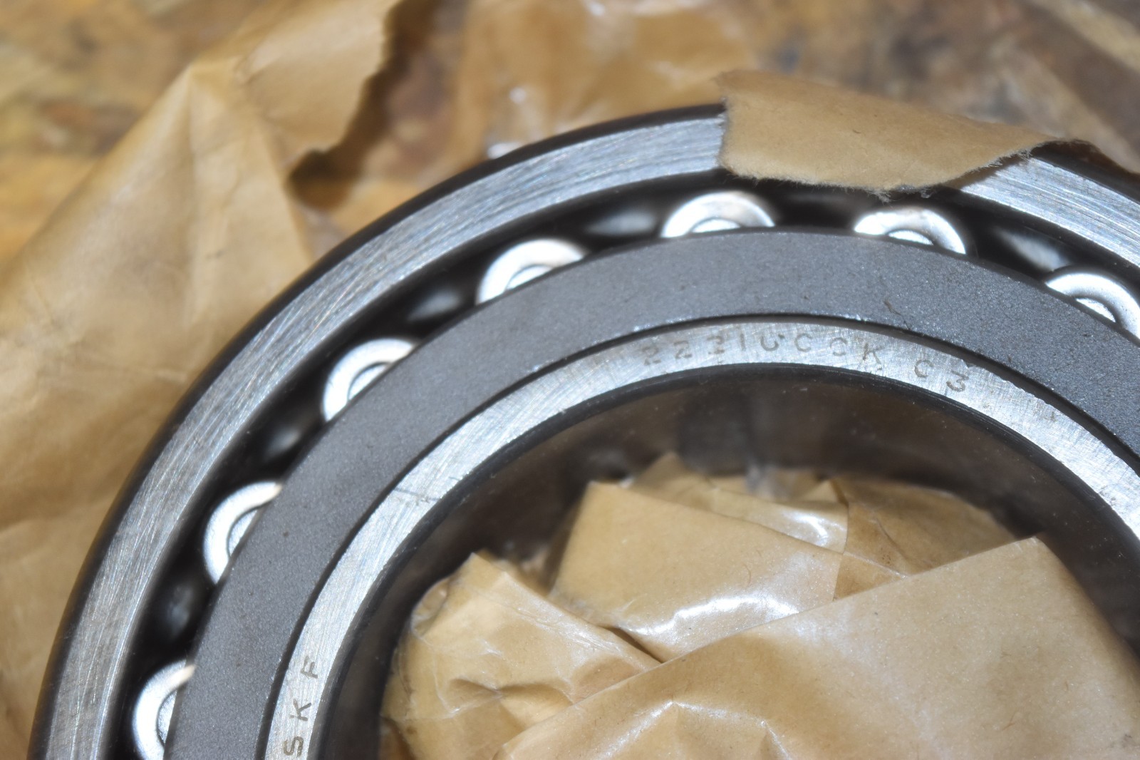 SKF 22216CCK/C3W33 Spherical Roller Bearing NOS FREE SHIPPING