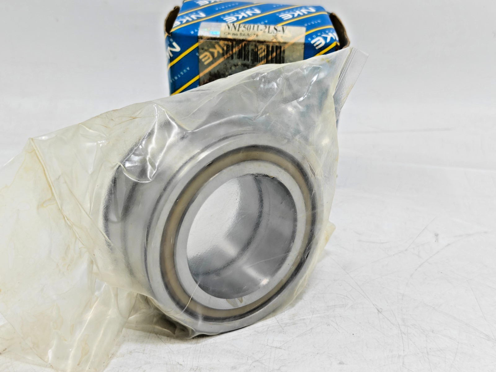 NNF 5011-2LS-V NKE Cylindrical Roller Bearing NNF5011 / SL04 5011 55x90x46mm