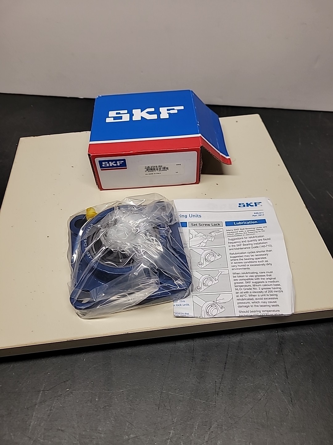 SKF F4B 104S-RM Flange 4 Bolt Ball Bearing Unit NEW Sealed Box Made Italy / USA