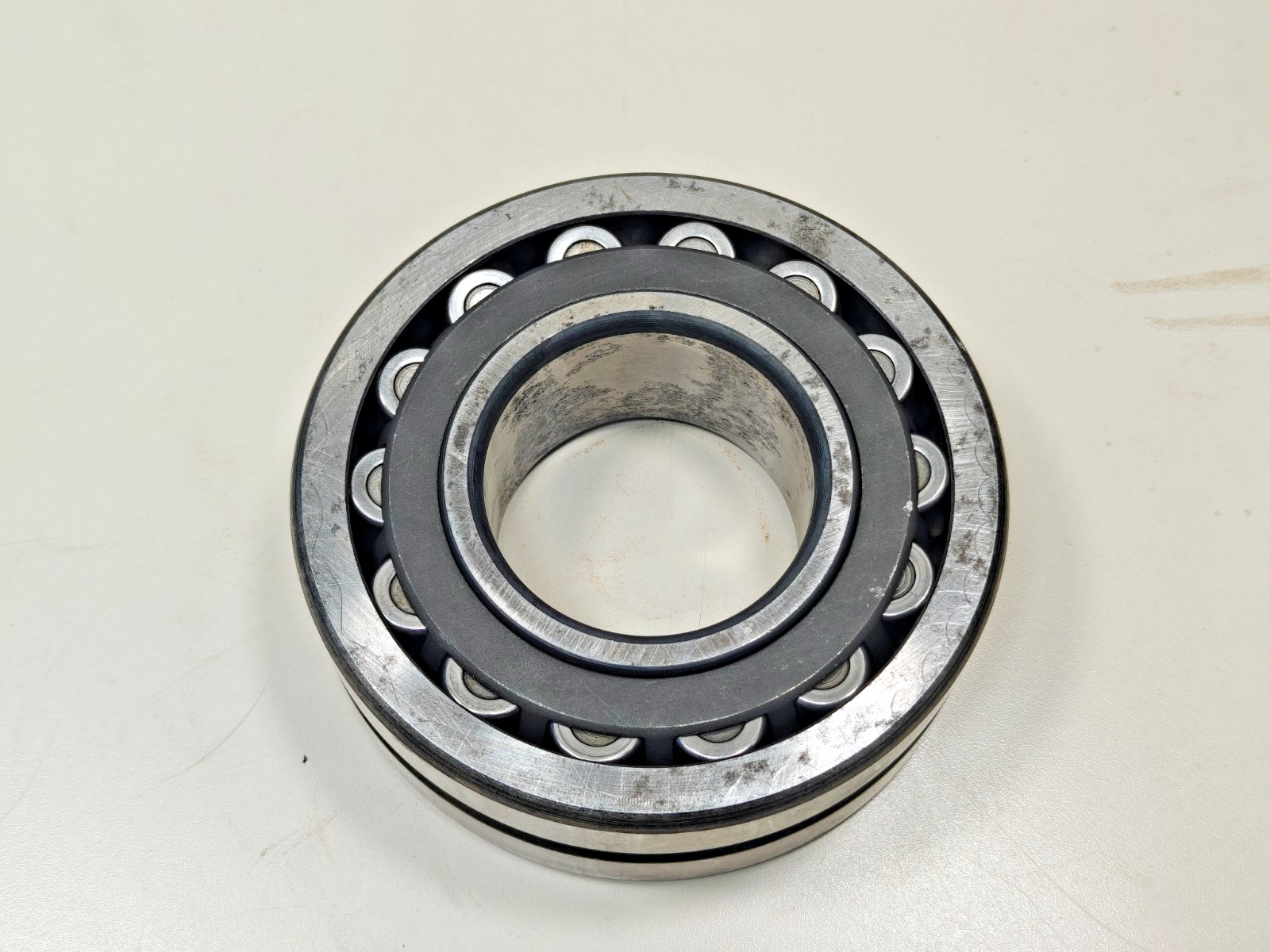 22313 CC/W33 SKF Spherical Roller Bearing 22313CC/W33 Straight Bore 65x140x48mm