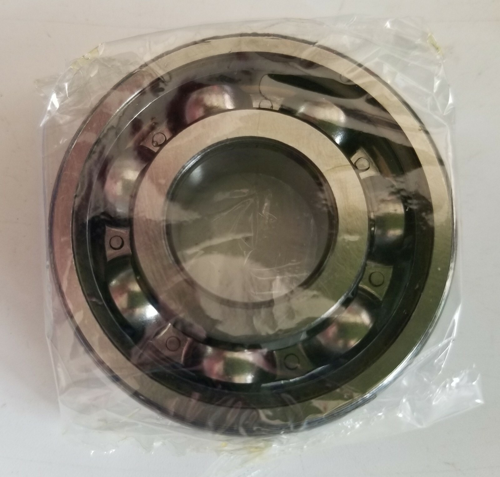 One(1) SKF 6304-JEM New Deep Groove Ball Bearing