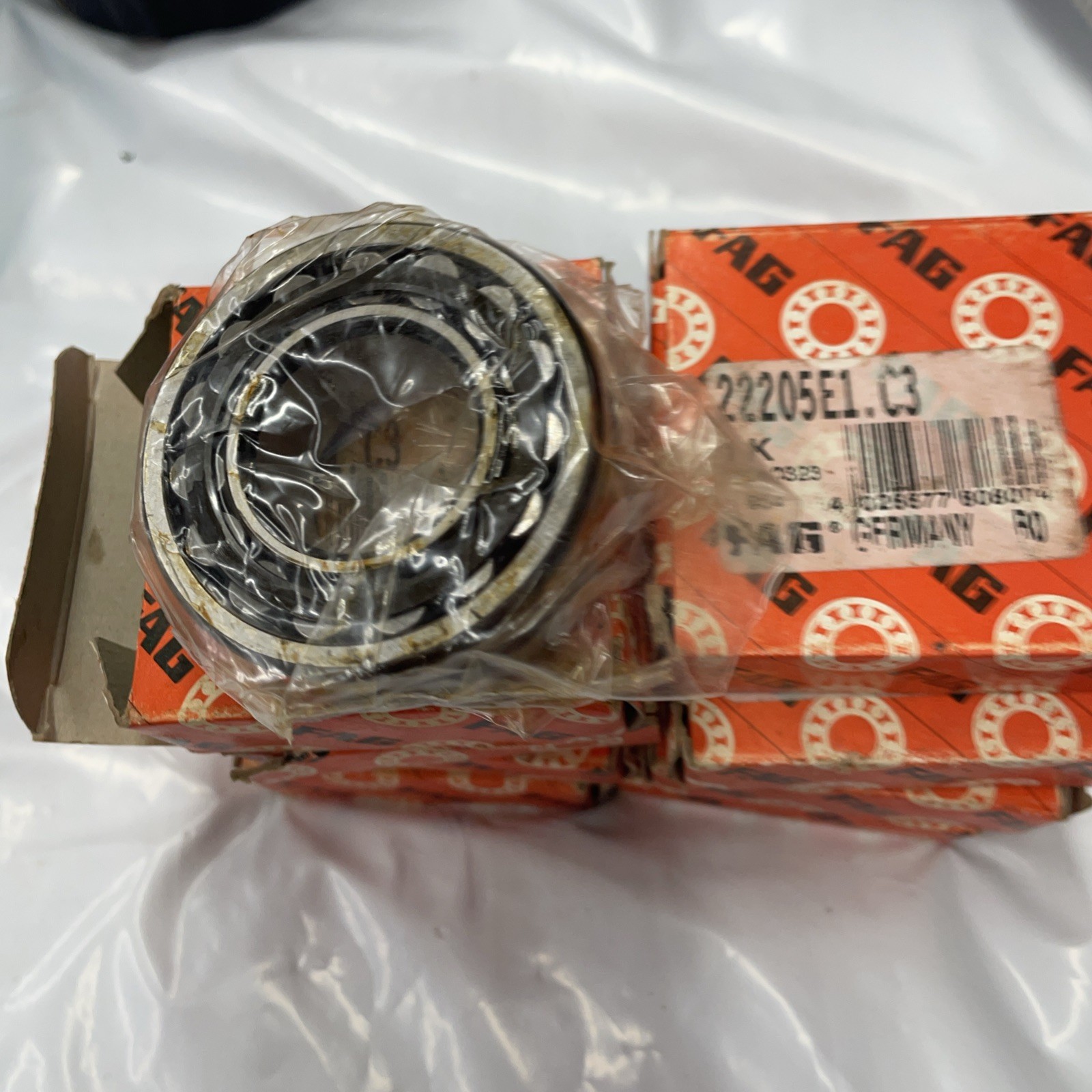 (1) FAG 22205E1.C3 22205 E1 Xl C3 SPHERICAL ROLLER BEARING 25x52x18mm S41