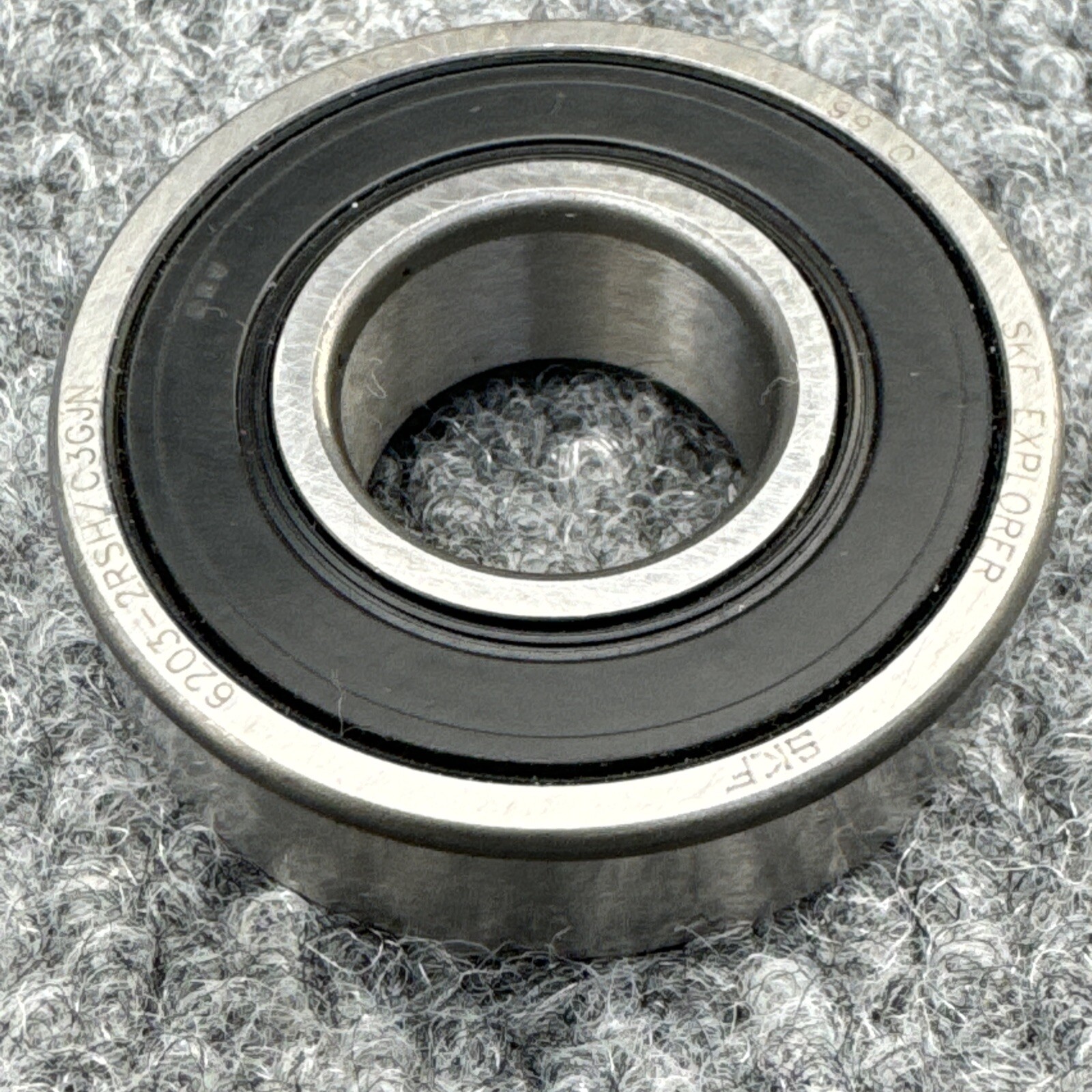 Lot of 2 – SKF 6203 2RSH/C3GJN Deep Groove Radial Ball Bearing New