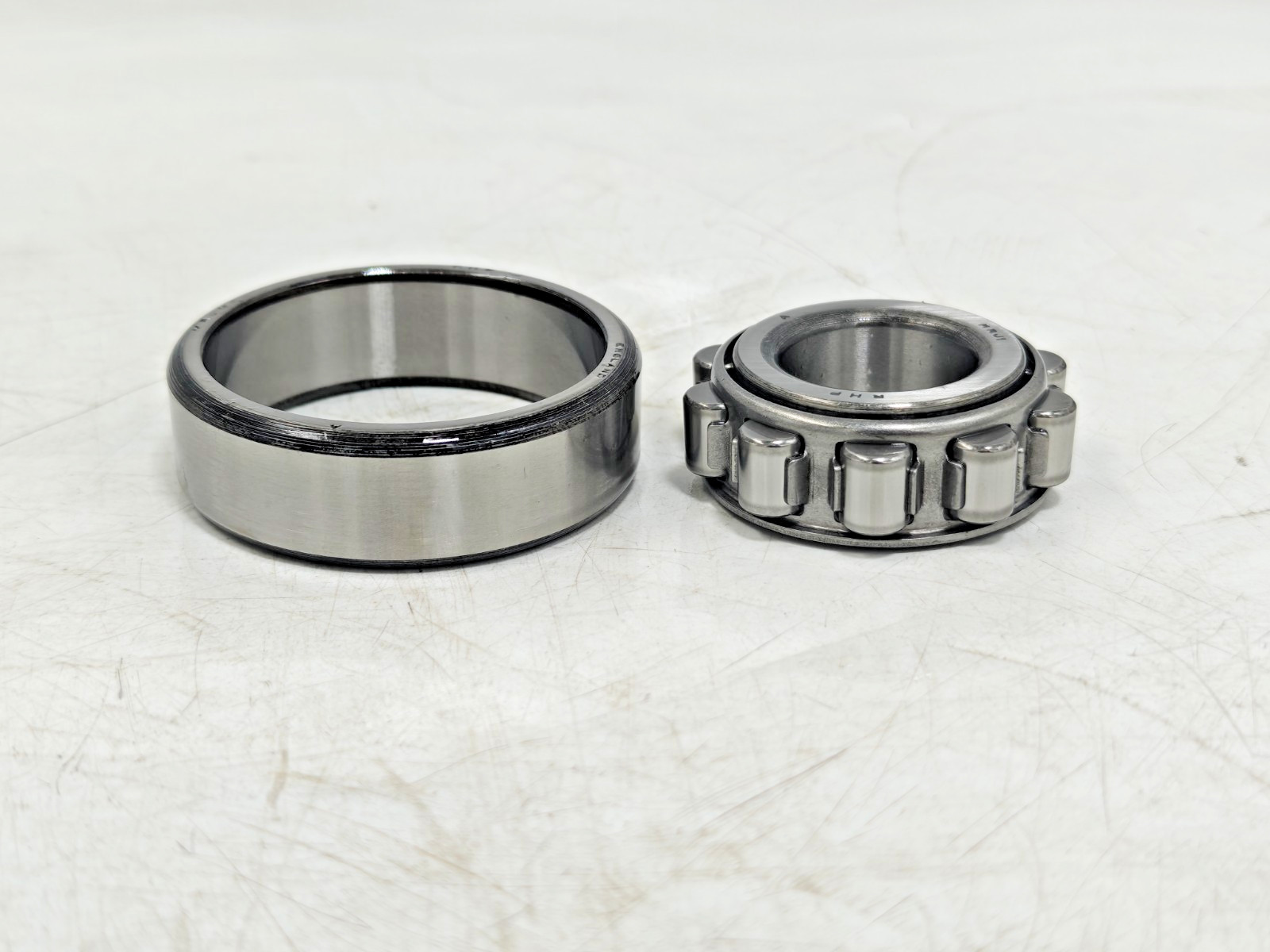 MRJ 1 RHP Cylindrical Roller Bearing RHP MRJ1 / CRM 8 / RMS 10