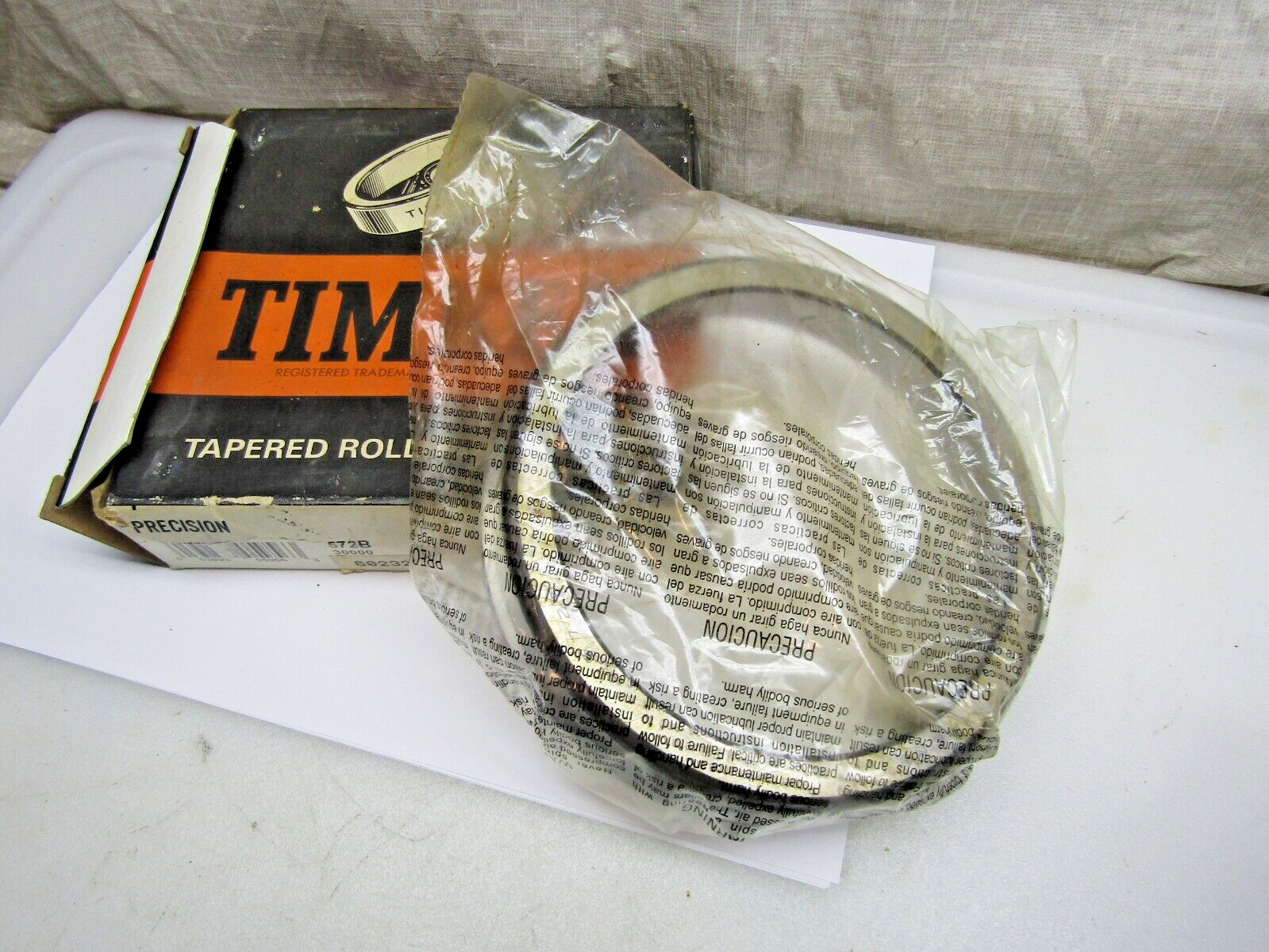 Timken 572B -30000 *3 Class 3 Precision Tapered Roller Bearing Flanged Cup