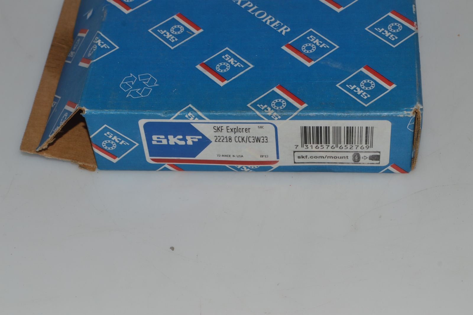 ^^SKF EXPLORER 22218 CCK/C3W33 SPHERICAL ROLLER BEARING –NEW IN BOX (LAU21)