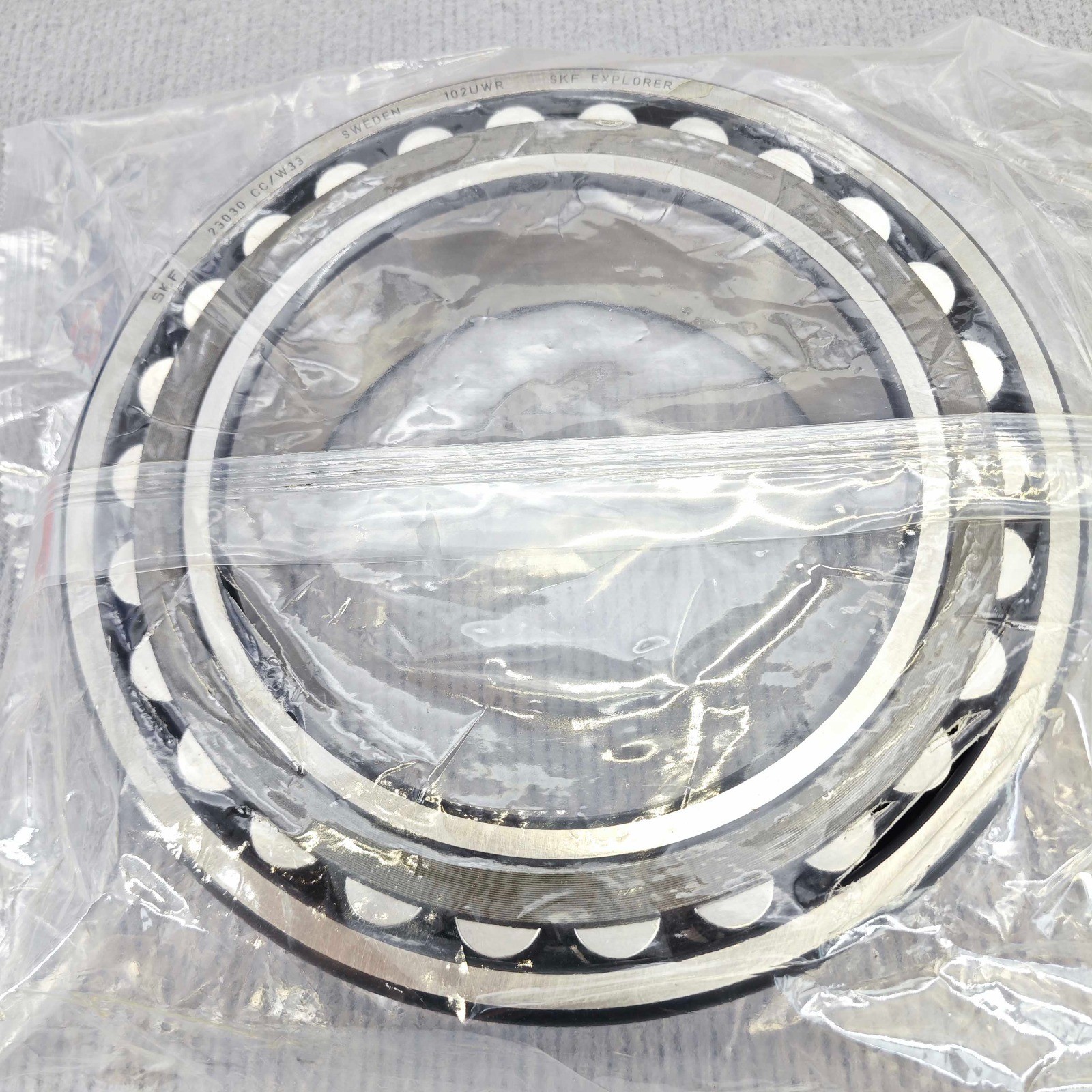 New 23030 CC/W33 spherical roller bearing for SKF 23030 CC/W33