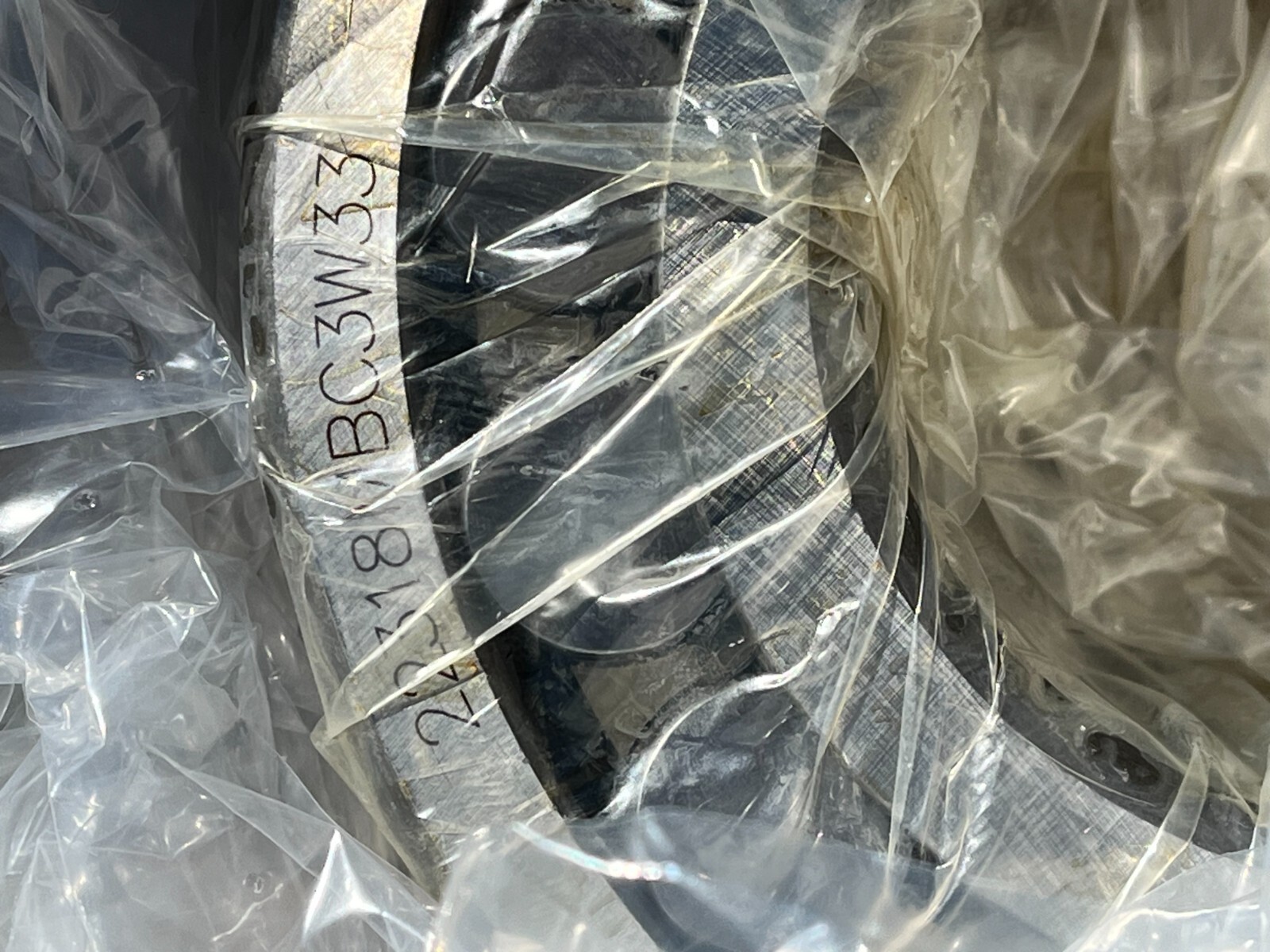 New Pair Rollway Spherical Roller Bearings 22318 MB C3W33 OB52, 90mm bore.