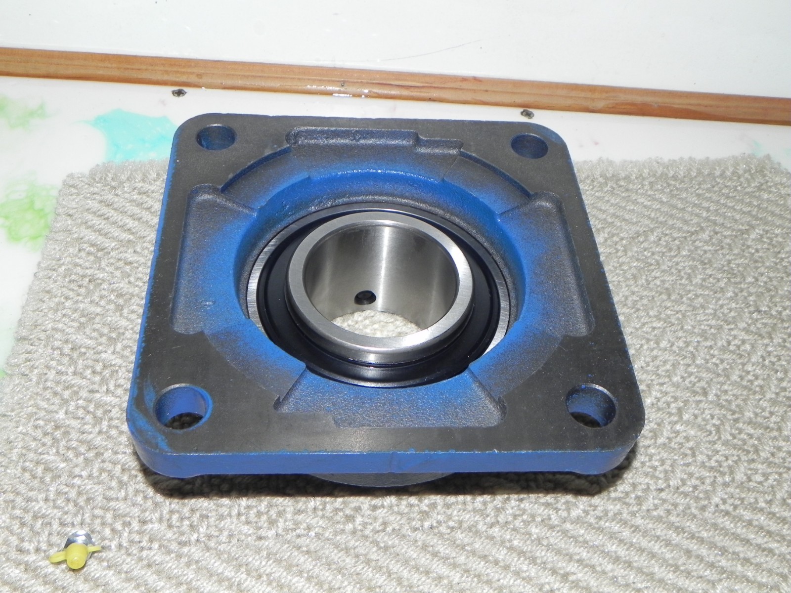 SNR FE213 4 Bolt Square Mounted Flange Bearing , 65 mm (approx. 2.56 in) UC213G2