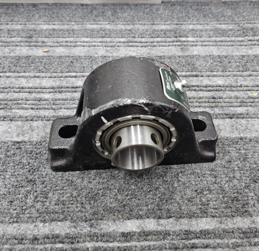 Rexnord MA2108 2-Bolt Solid-Housed Pillow Block Roller Bearing Unit 1-1/2″ Bore