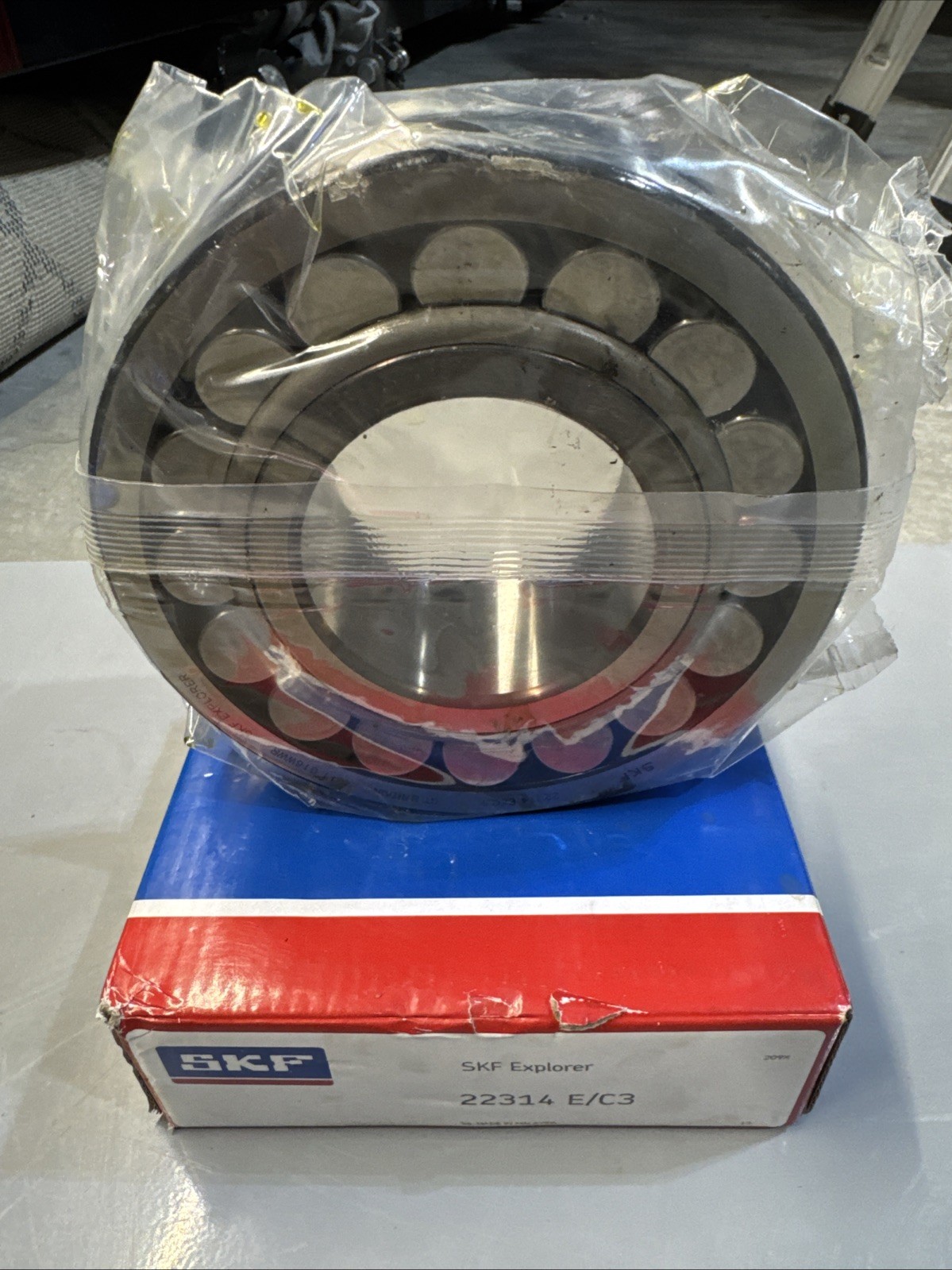 SKF Explorer Spherical Roller Bearing 22314 E/C3, 70mm x 150mm, 51mm