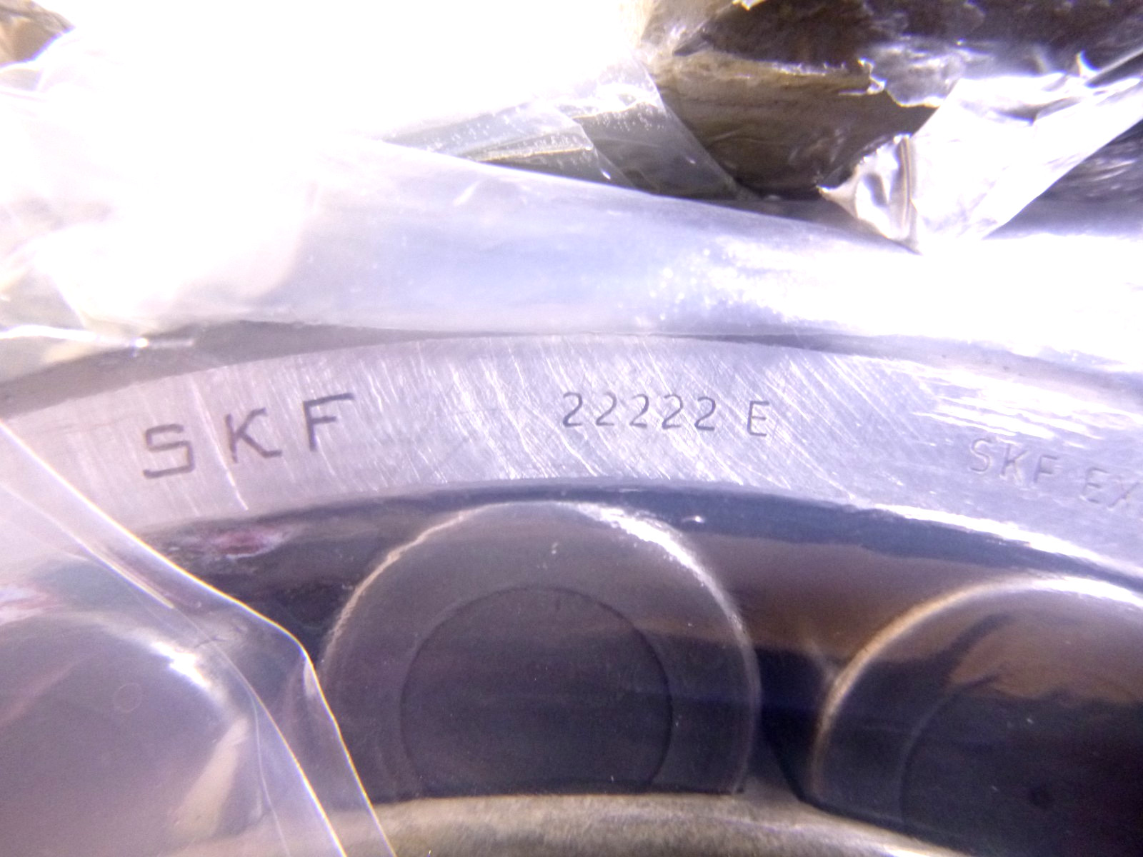 New SKF Explorer 22222 E SPHERICAL ROLLER BEARING