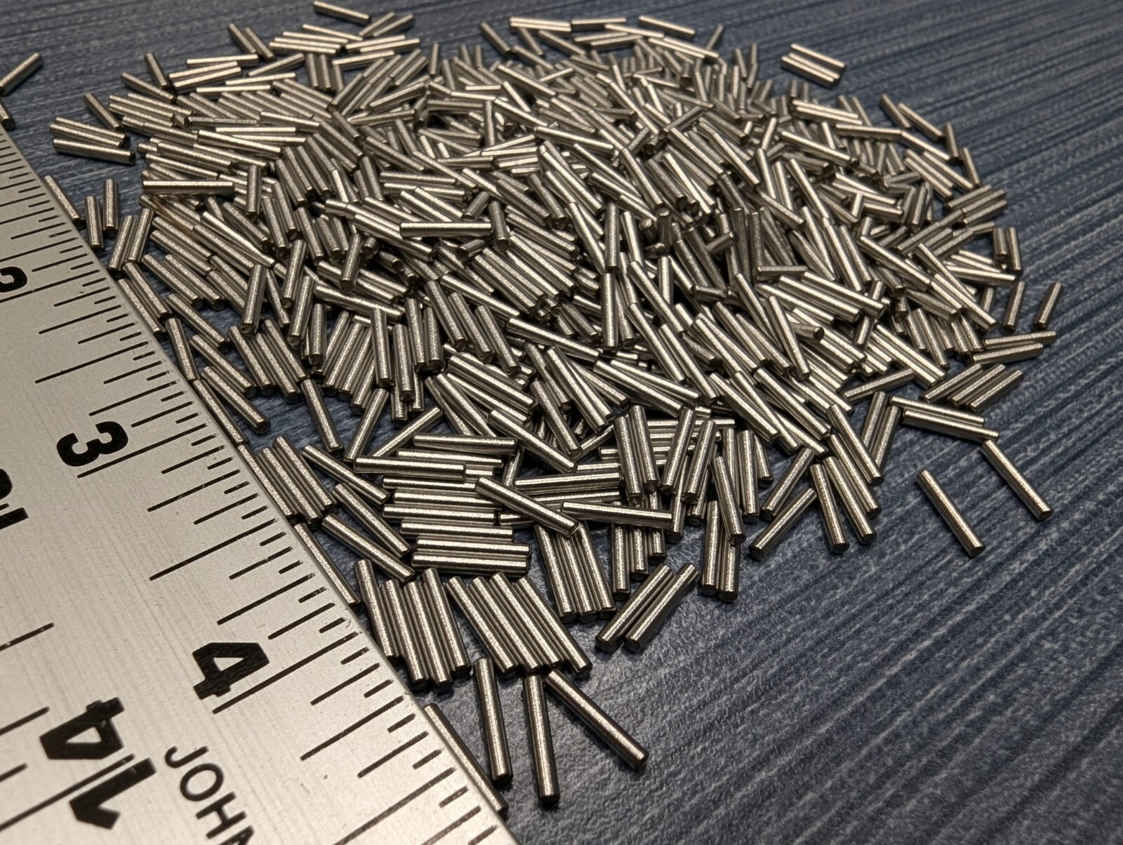 Lot of 1000 = 9.5mm x 1.5mm Needle Roller Bearings 52100 Steel