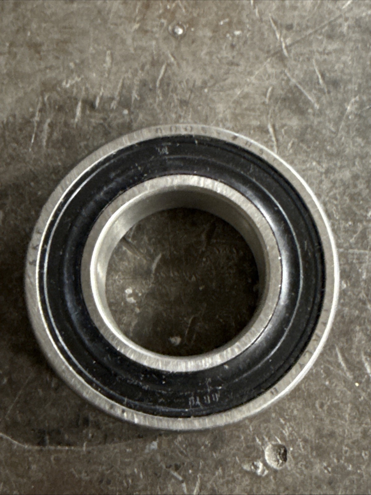 SKF 6005-2RS Brand Rubber Seal Ball Bearing 25x47x12 6005 2RS 6005RS