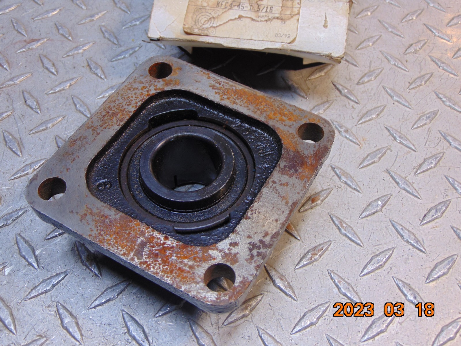 MB McGILL KFC4-45 1 5/16 4-BOLT FLANGE BEARING see description