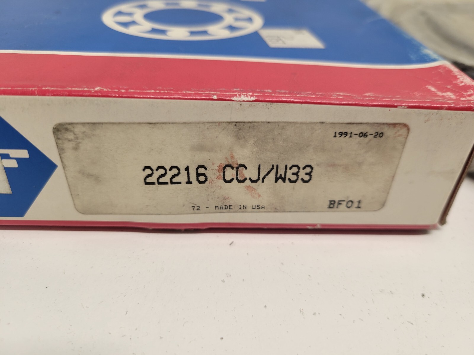 NEW OLD STOCK! GENUINE SKF SPHERICAL ROLLER BEARING 22216-CCJ/W33
