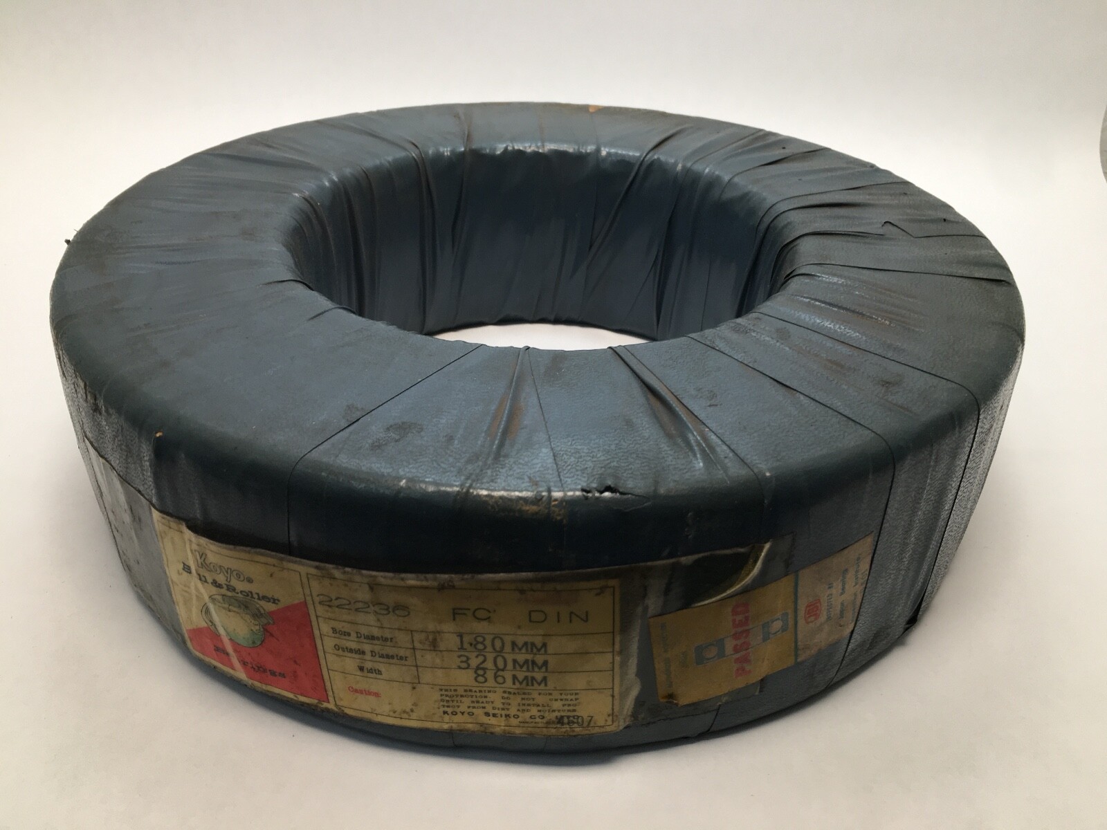 KOYO 22236FC Spherical Roller Bearing 180x320x86 mm 22236-FC Japan
