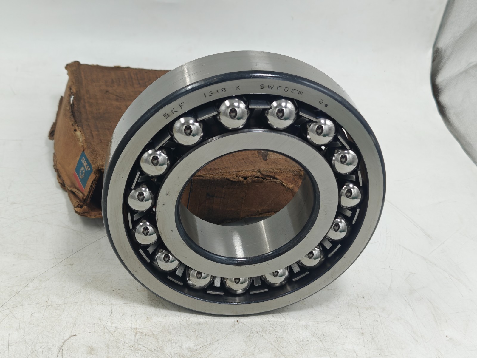 1318K SKF Self-Aligning Double Row Ball Bearing with Tapered Bore SKF 1318 K