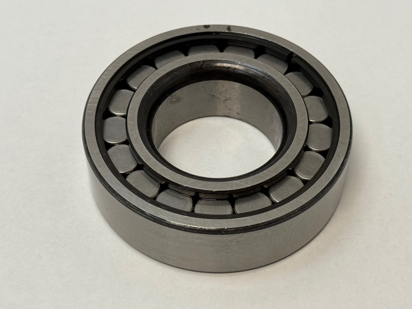 SKF BC1B-320297-A Cylindrical Bearing RU1570UM BC1B320297A 35x72x20.6 mm
