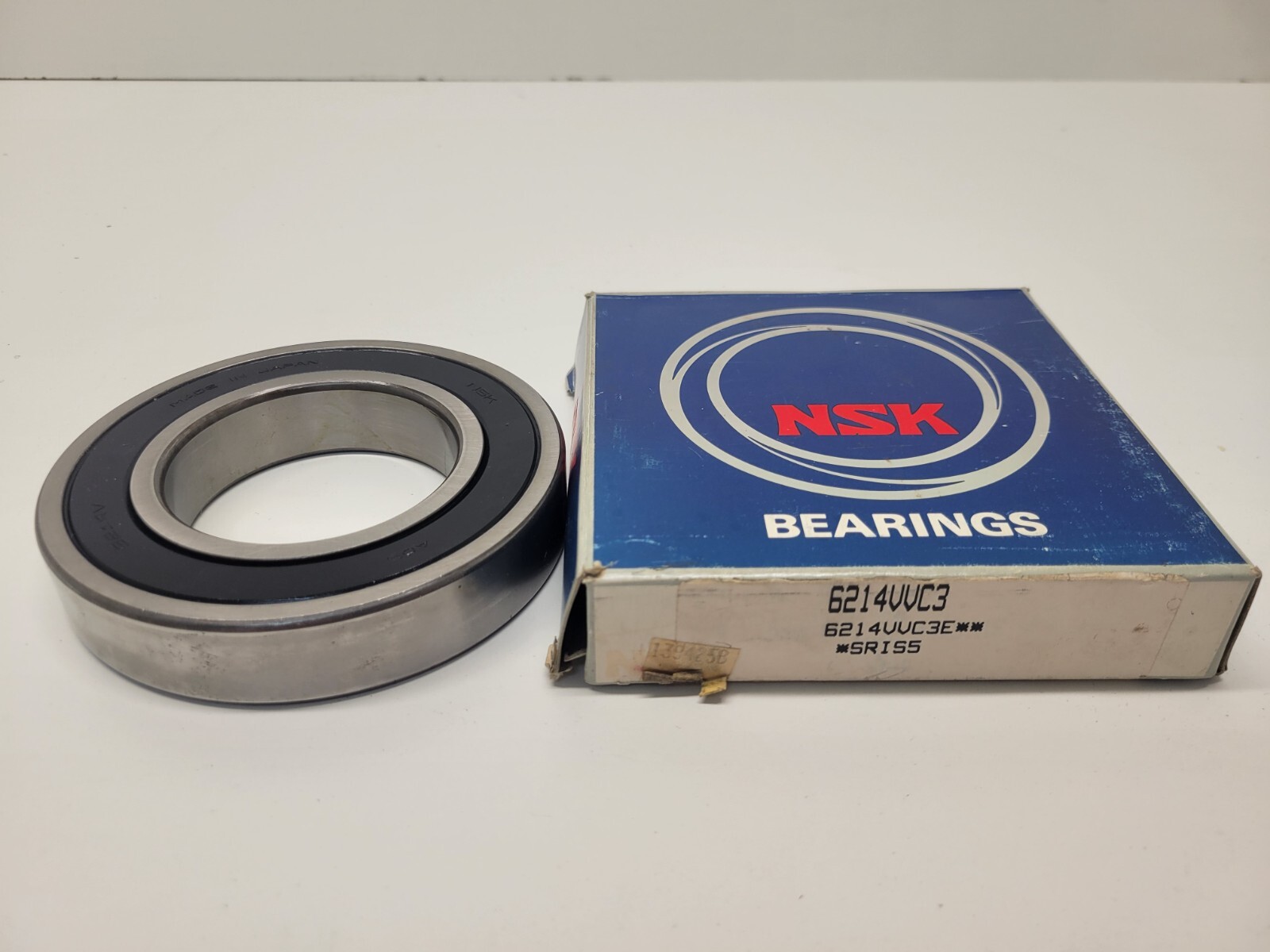 NEW IN BOX! NSK DEEP GROOVE BALL BEARING 6214VVC3