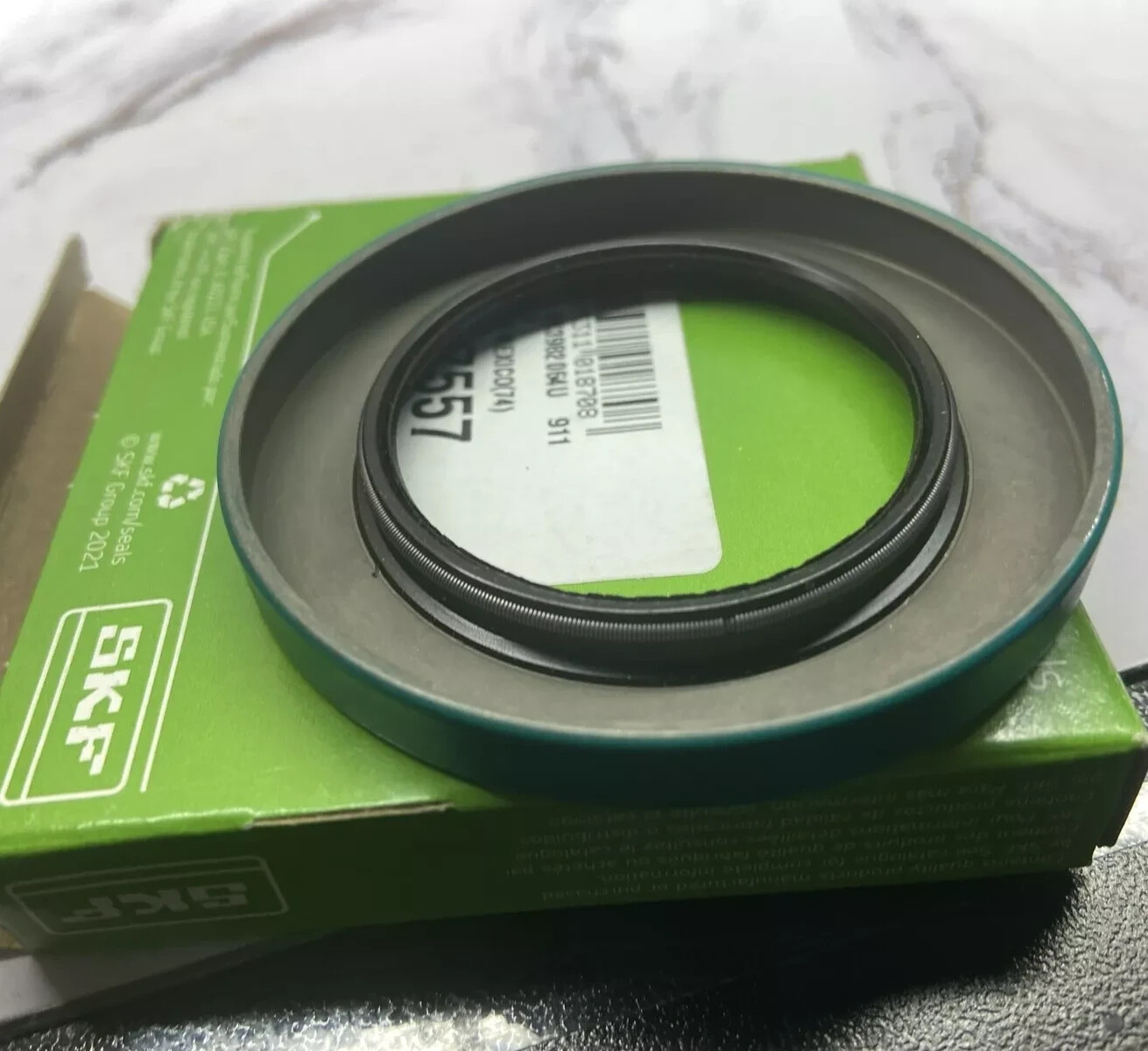 NEW SKF 17557 rotary seal 1PCS #NN