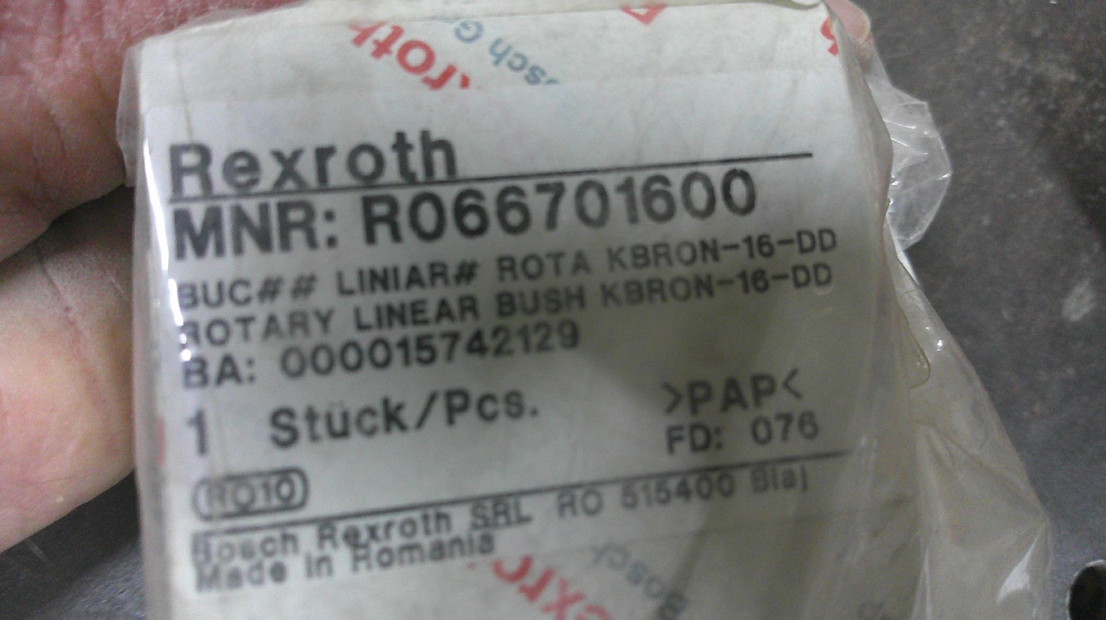 Bosch / Rexroth R066701600 KBRON-16-DD Rotary Linear Bushing