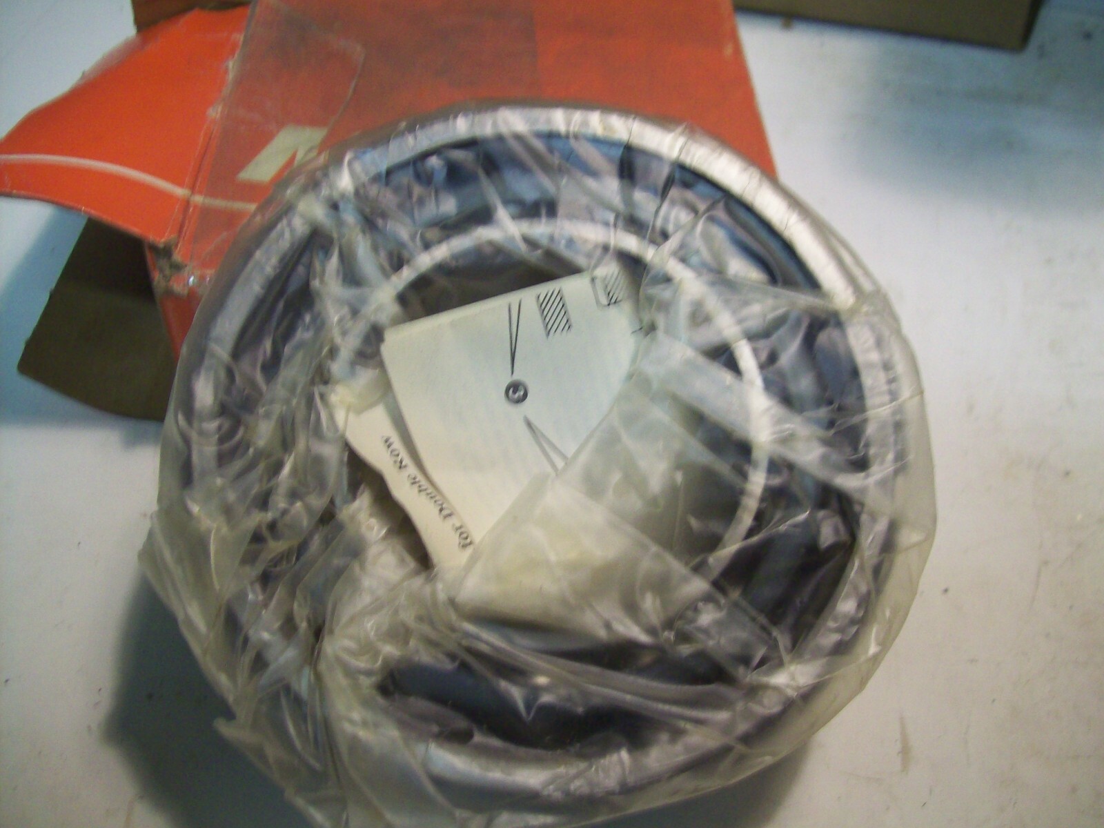 NIB MRC SKF 5212MG-H501 DOUBLE ROW ANGLE CONTACT 60 X 110 X 1 7/16 P5690