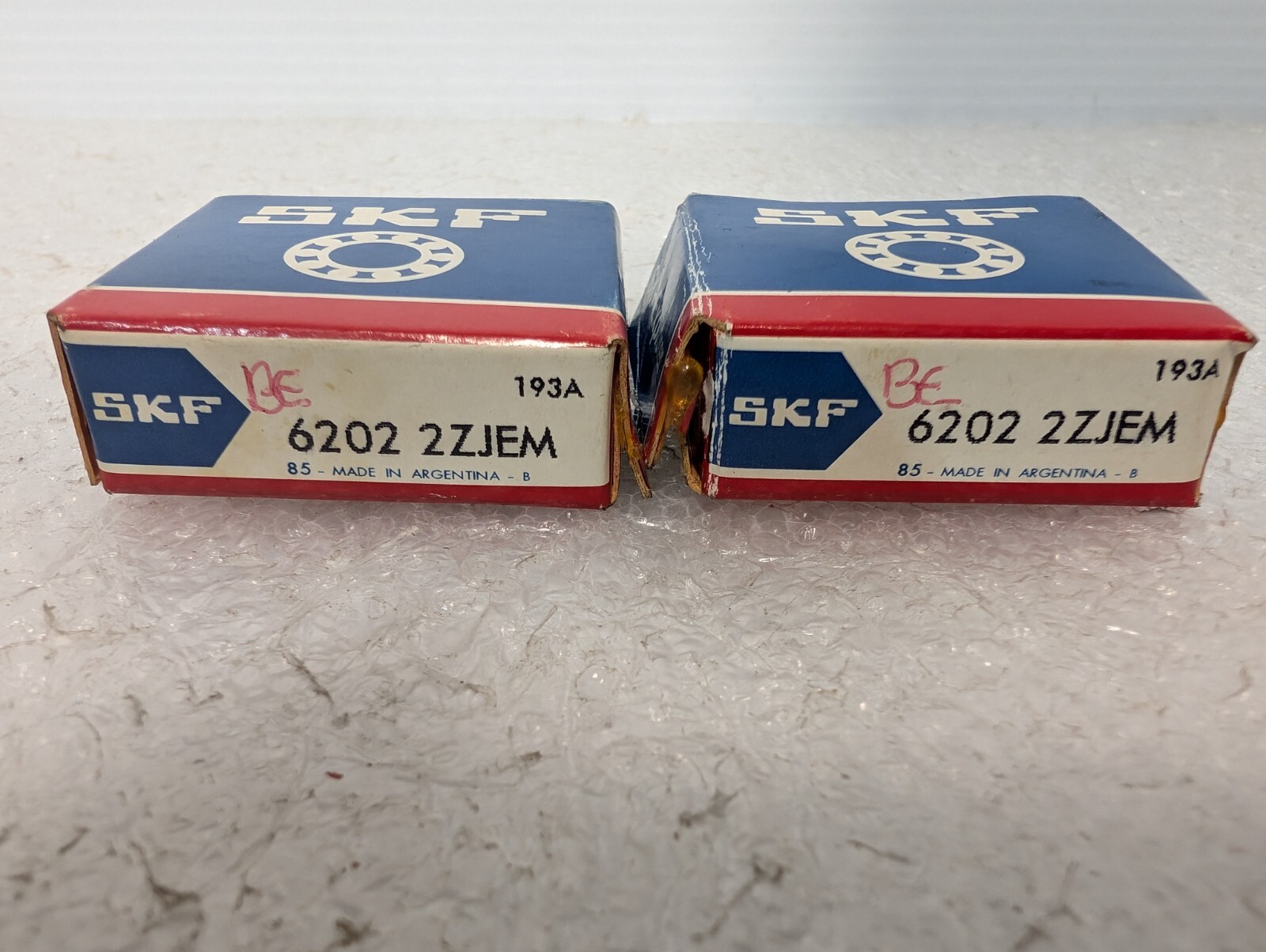 Lot of 2 SKF 6202-2ZJEM Radial Deep Groove Ball Bearings – Straight Bore