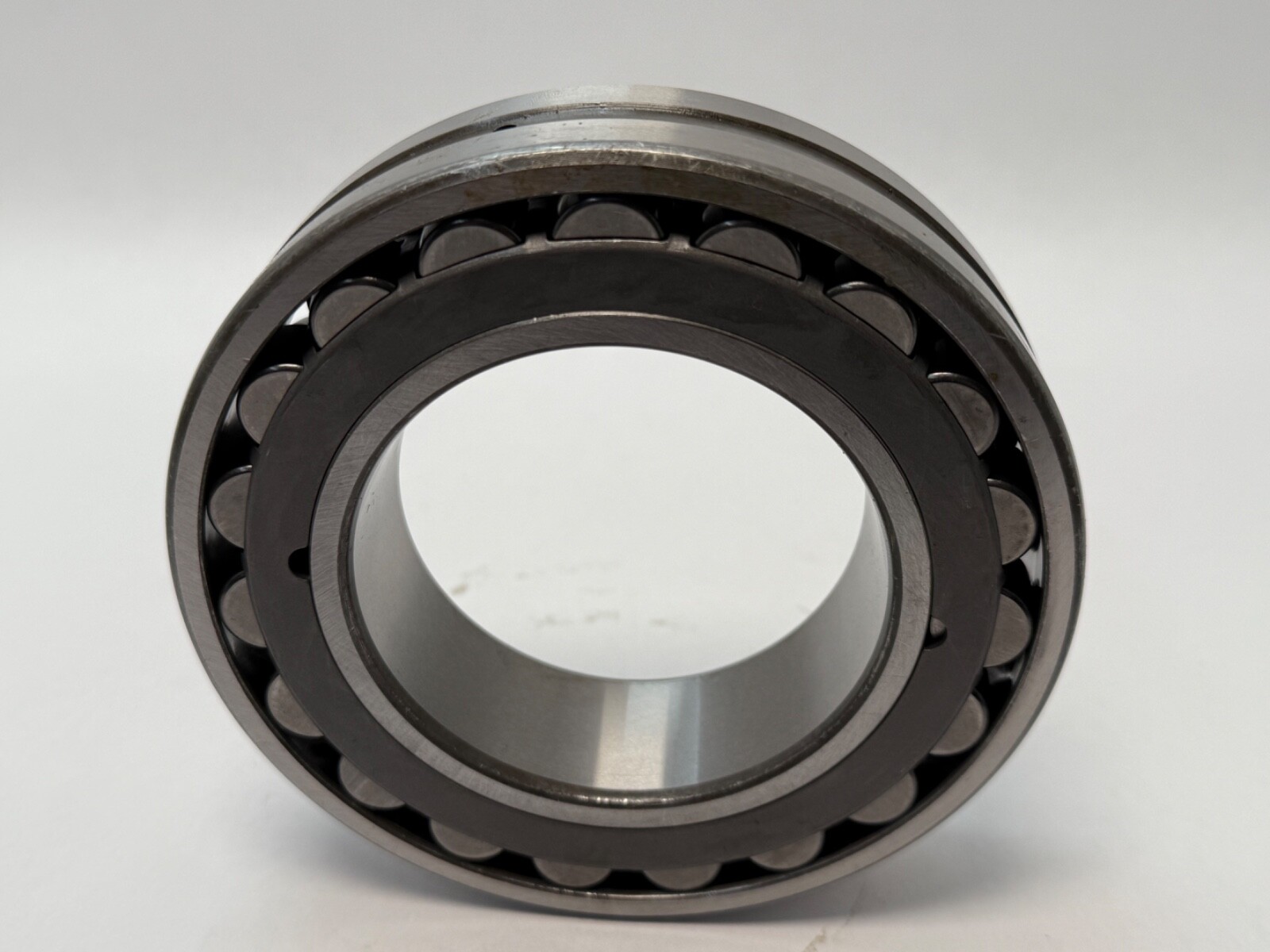 SNR 22216EAKB33J30 Bearing 22216E 22216 EA K W33/B33 C3/J30 80x140x33 mm