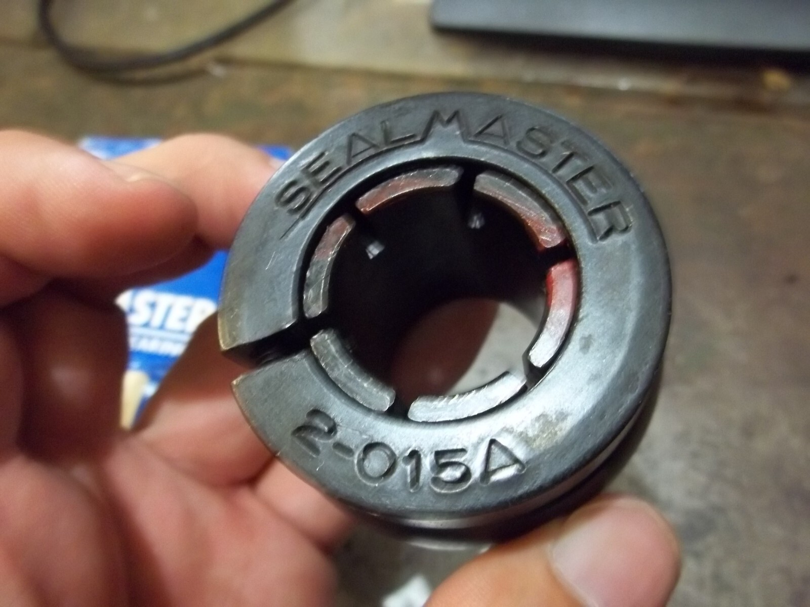 NIB SEALMASTER 2-015T 7053105 BALL BEARING INSERT 15/16″ (208-1)