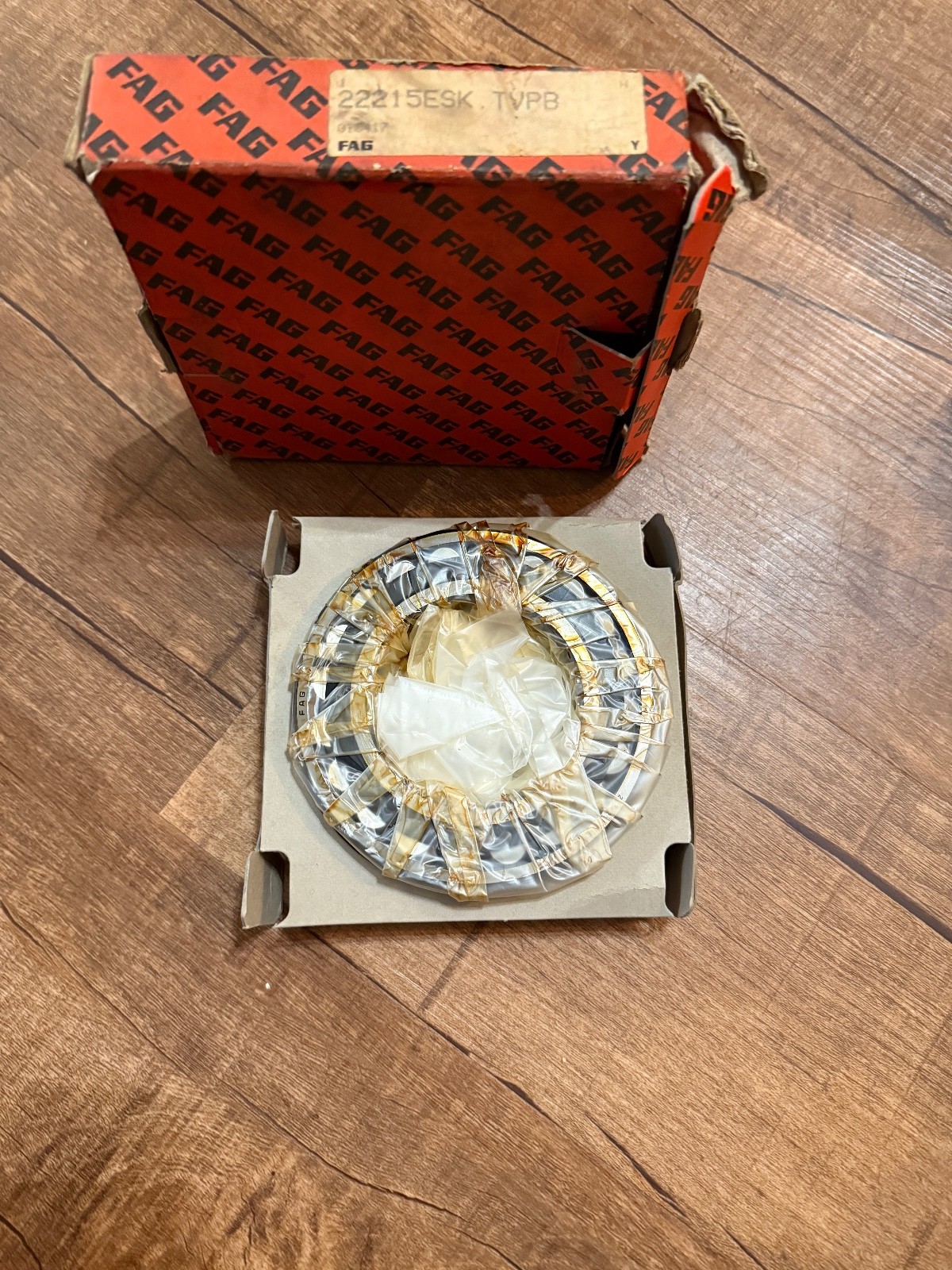 FAG Spherical Roller Bearings 22215 Esk.tvpb/Unused in Packaging