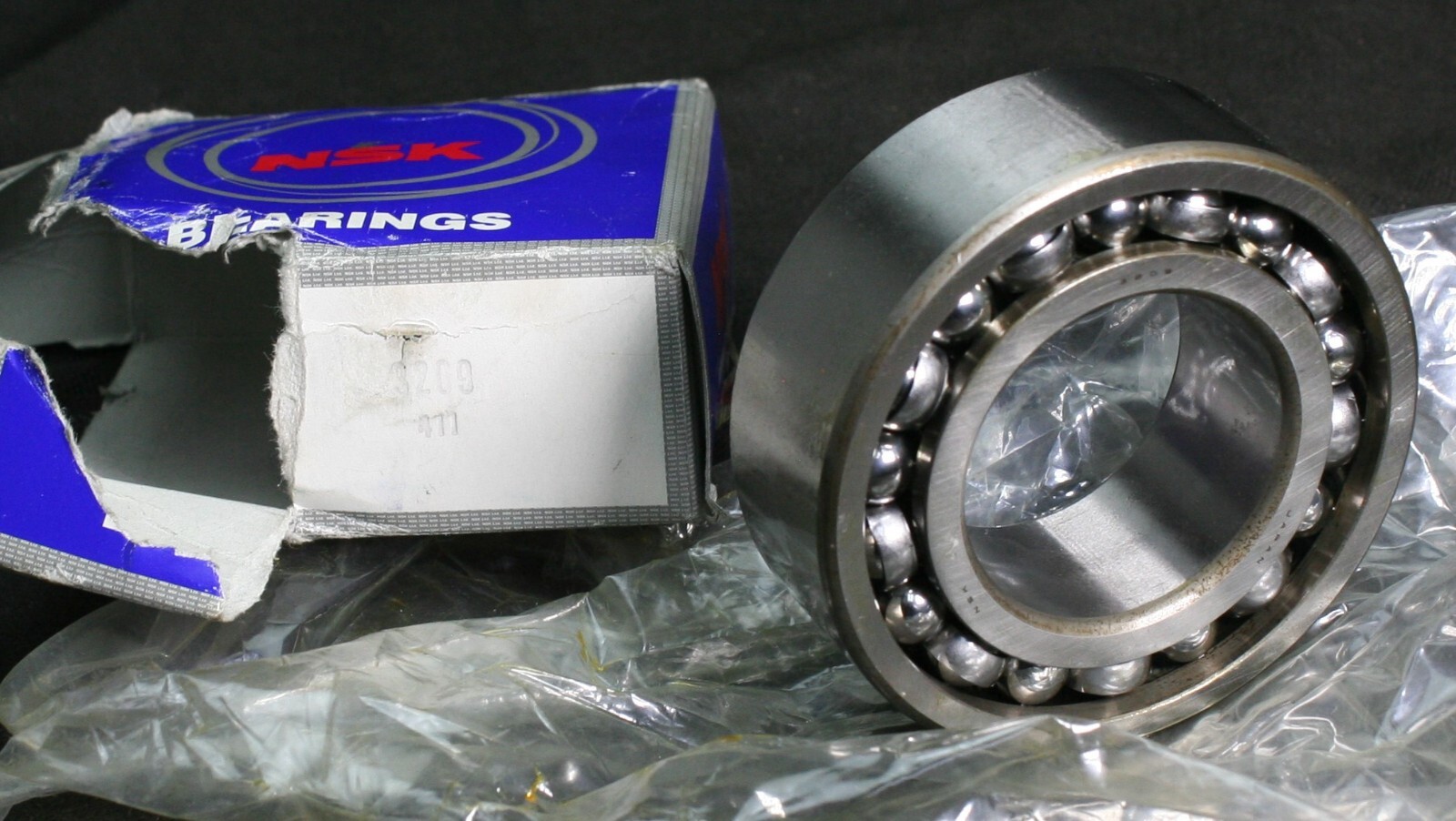 One (1) NSK 3209 Double Row Angular Contact Bearing 45MM ID Japan NEW