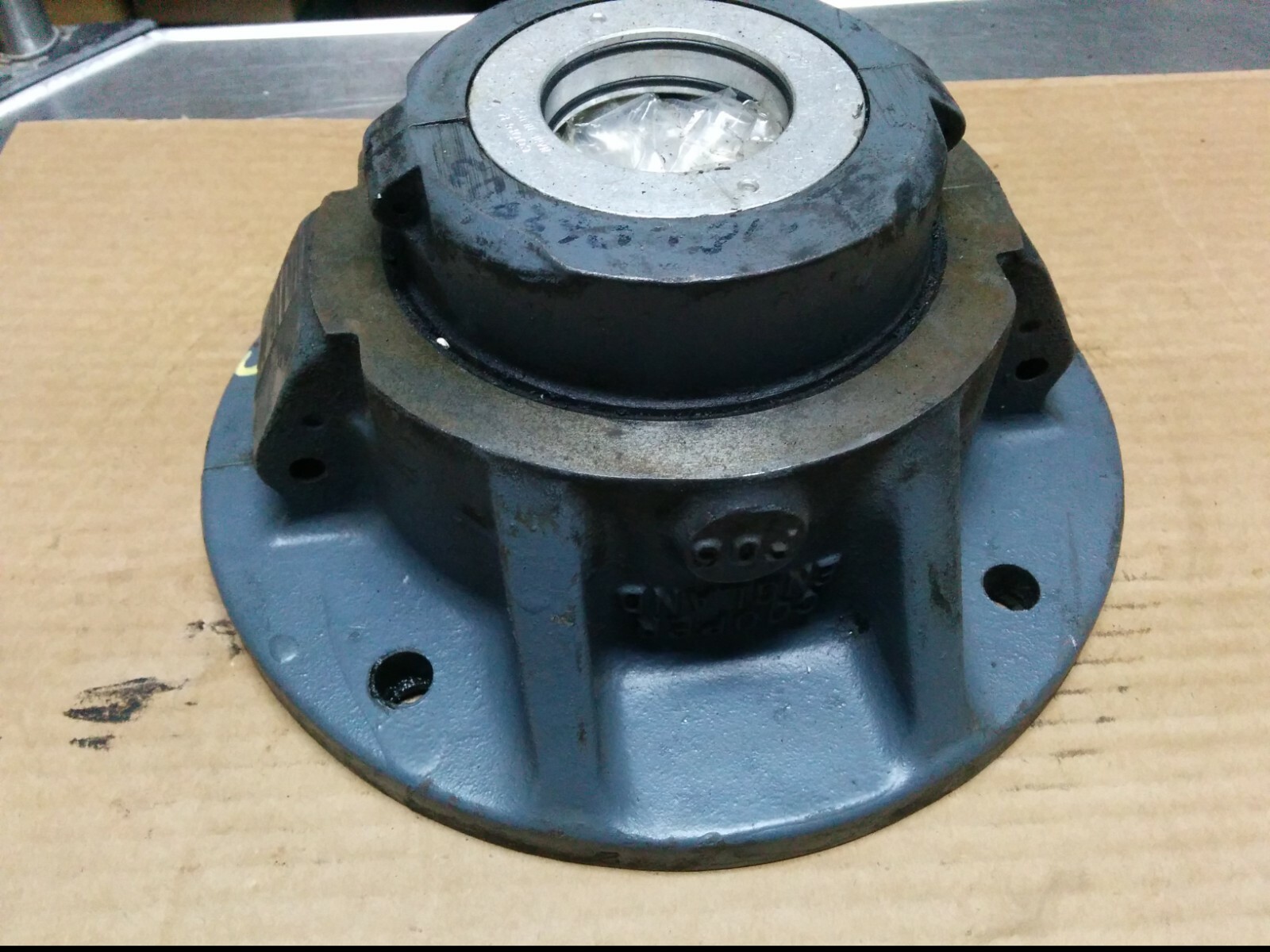 COOPER 01BCF 203 EX 2-3/16″ SPLIT ROLLER BEARING COMPLETE ROUND FLANGE UNIT NNB