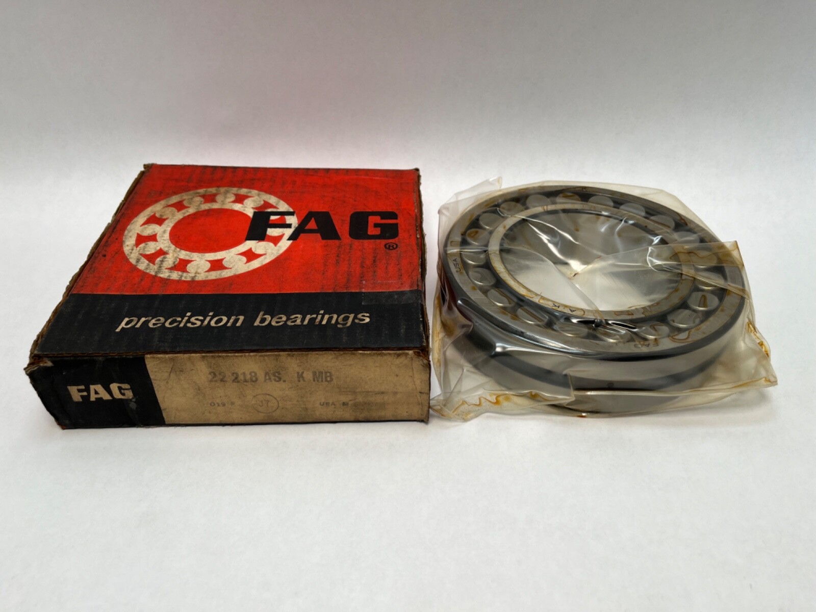 FAG 22218ASK.MB Spherical Bearing 90x160x40 mm 22218-AS-K-MB-W33 USA