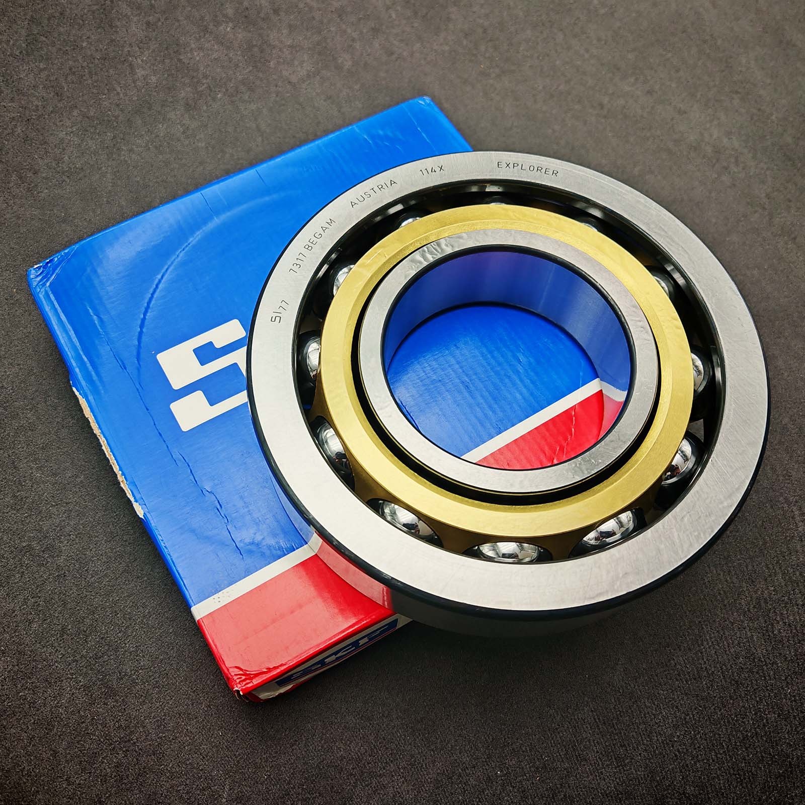 Brand New Single Row Angular Contact Ball Bearing for SKF 7317 BEGAM 85×180×41mm