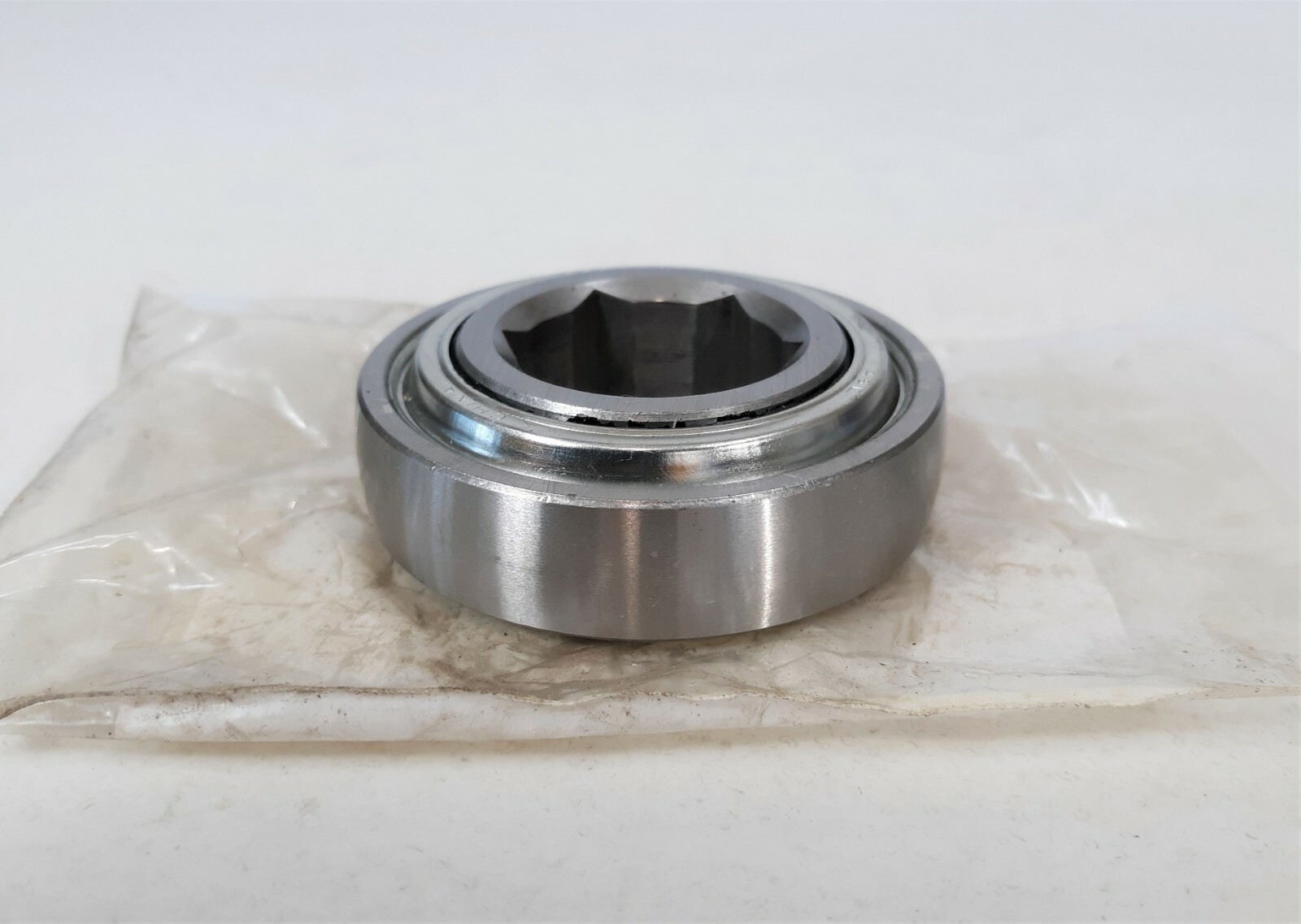 * NEW * A&L 207KRRB17 Bearing, 1-1/4″ Hex Bore, 72 mm OD, 25 mm Width