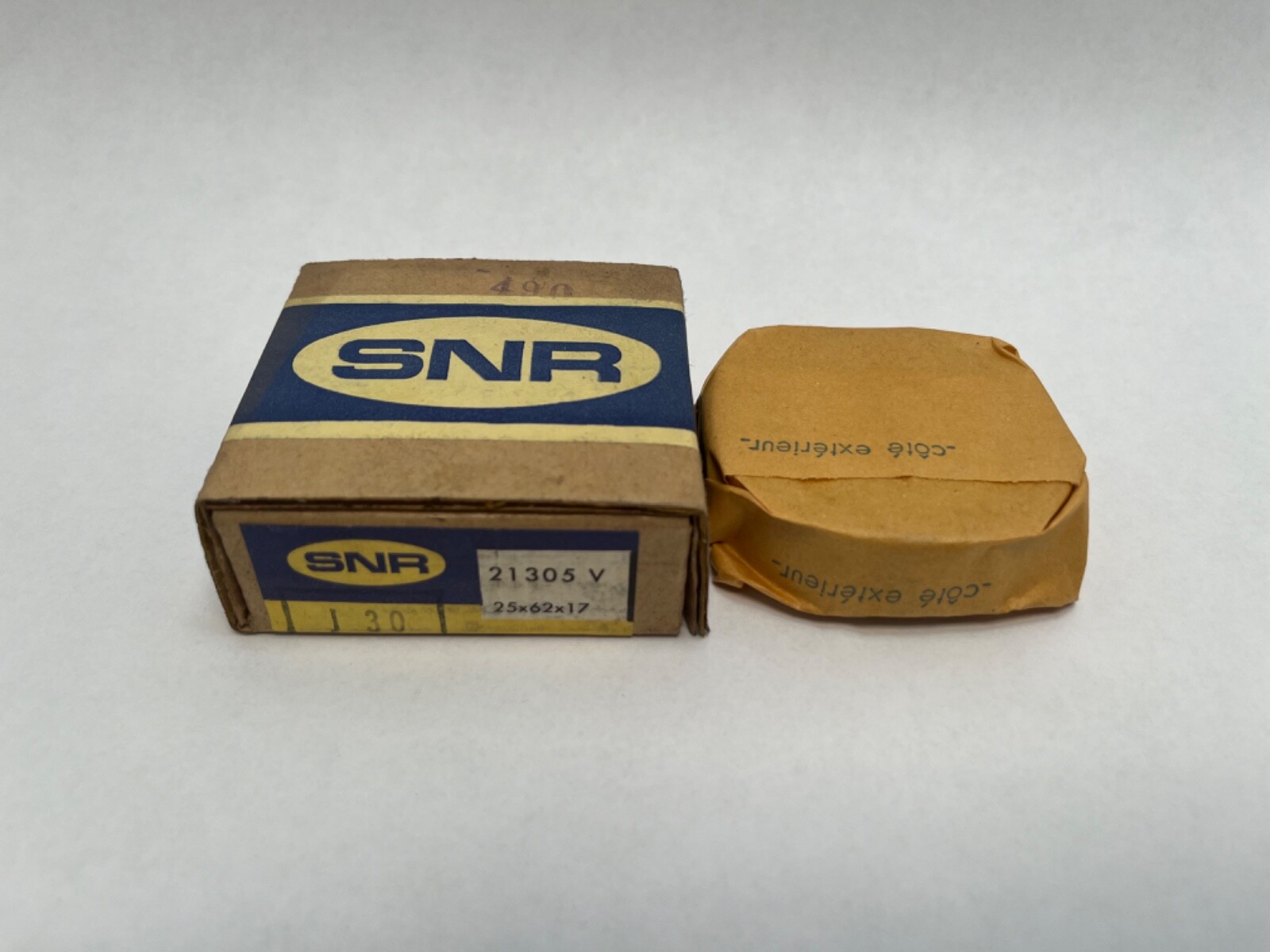 SNR 21305VJ30 Spherical Bearing 25x62x17 mm 21305-V-C3/J30 21305-CJ