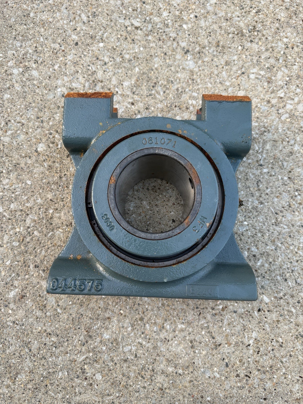 Dodge 3-7/16” S-2000 Spherical Roller Bearing TPHU-S2-307R 045007 (surface rust)