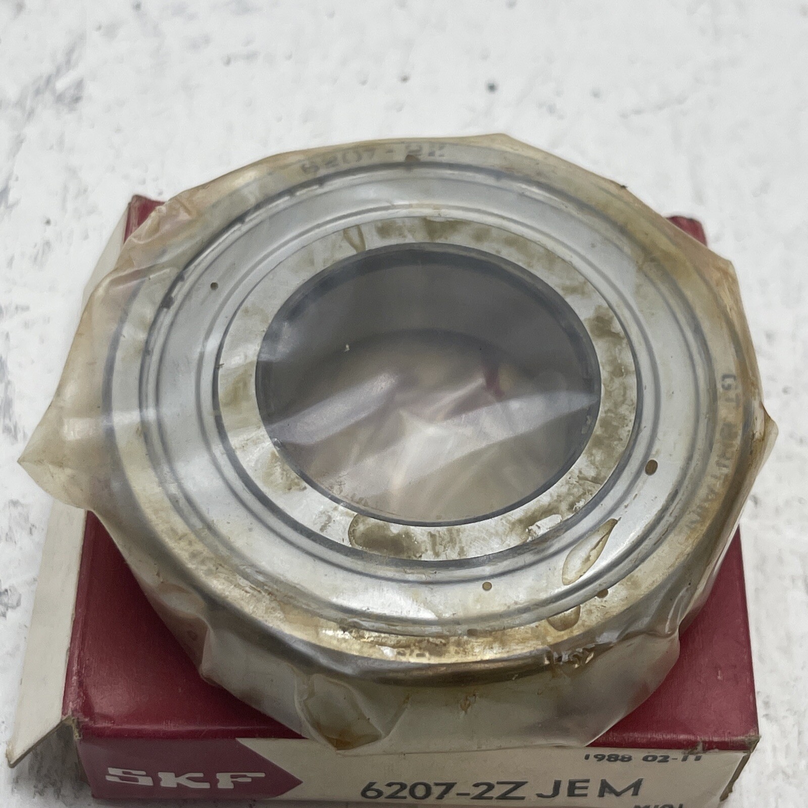 SKF 6207-2Z JEM 35mm X 72mm X 17mm, Metal Shielded Bearing