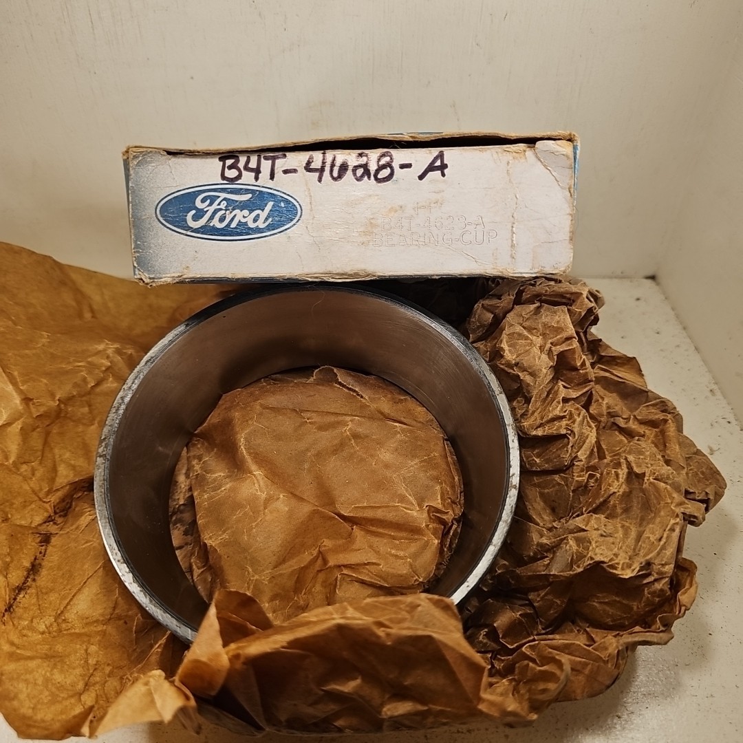 NOS OEM GENUINE FORD B4T-4628-A BEARING CUP 1970s 1980s L-SERIES T-SERIES