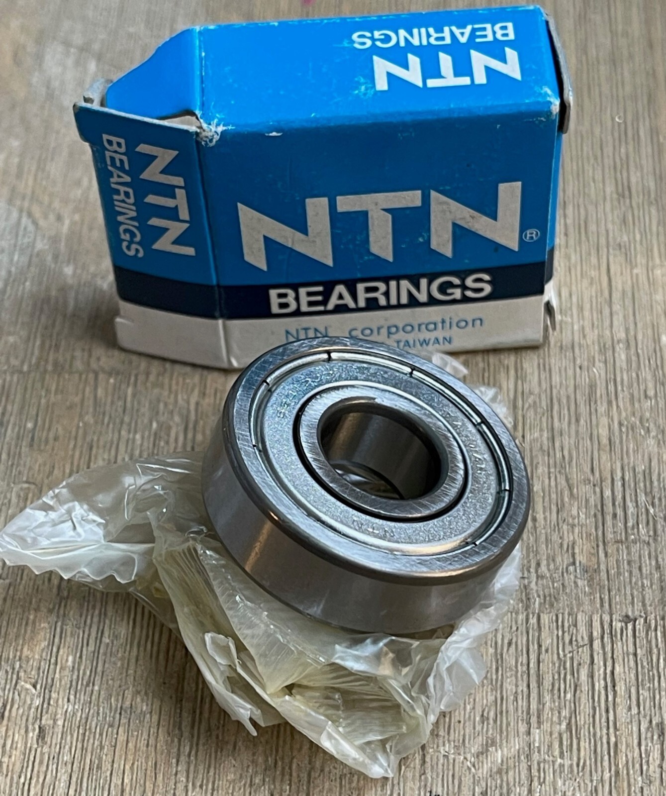 NTN 6201ZZC3/L627 RADIAL BALL BEARING SHIELDED NEW IN BOX